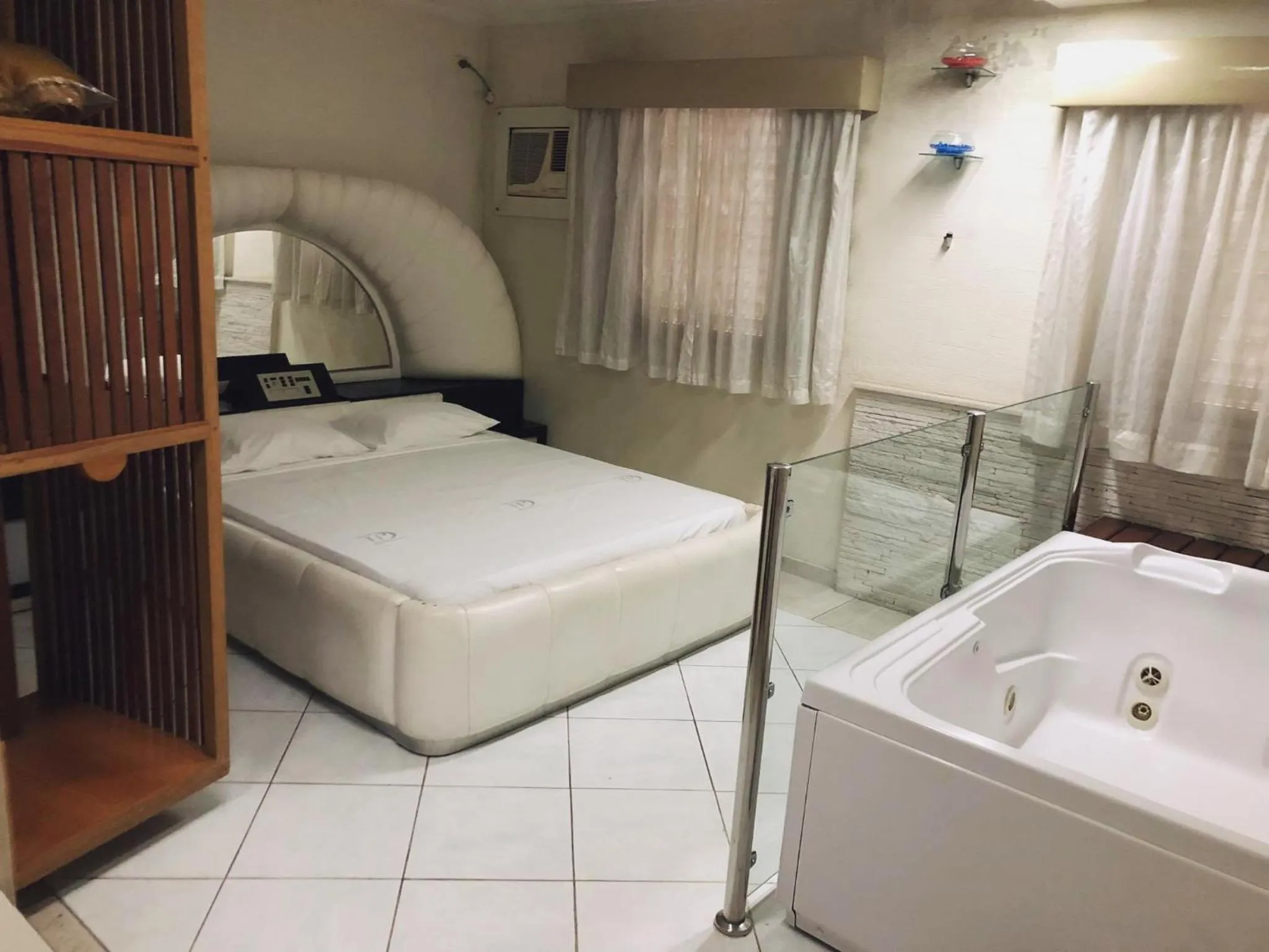 Photo of the whole room, Bed in David Plaza Hotel