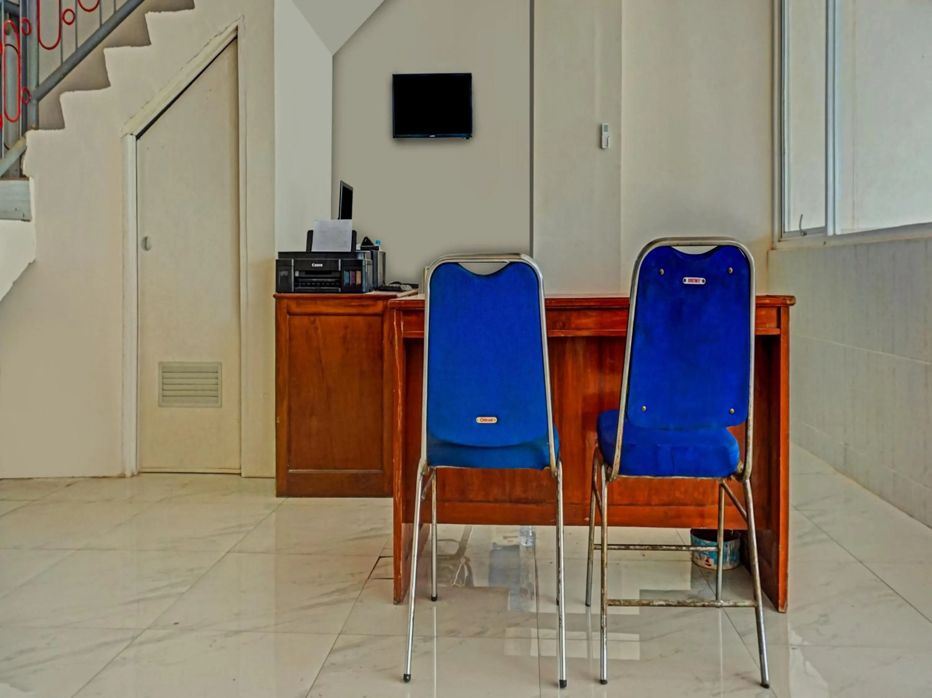 Lobby or reception in RedDoorz at Jalan Somba Opu Losari