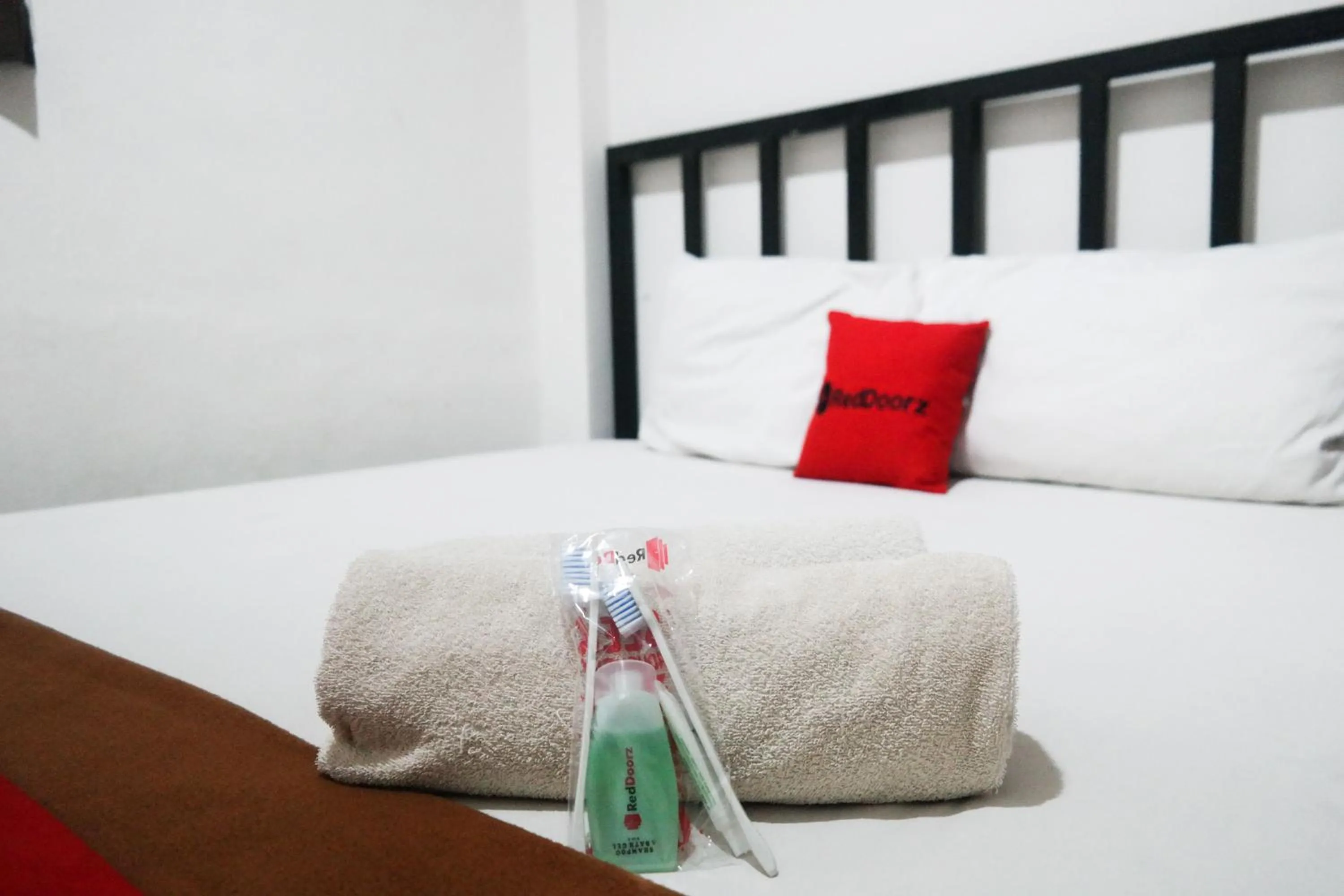 Bed in RedDoorz at Jalan Somba Opu Losari