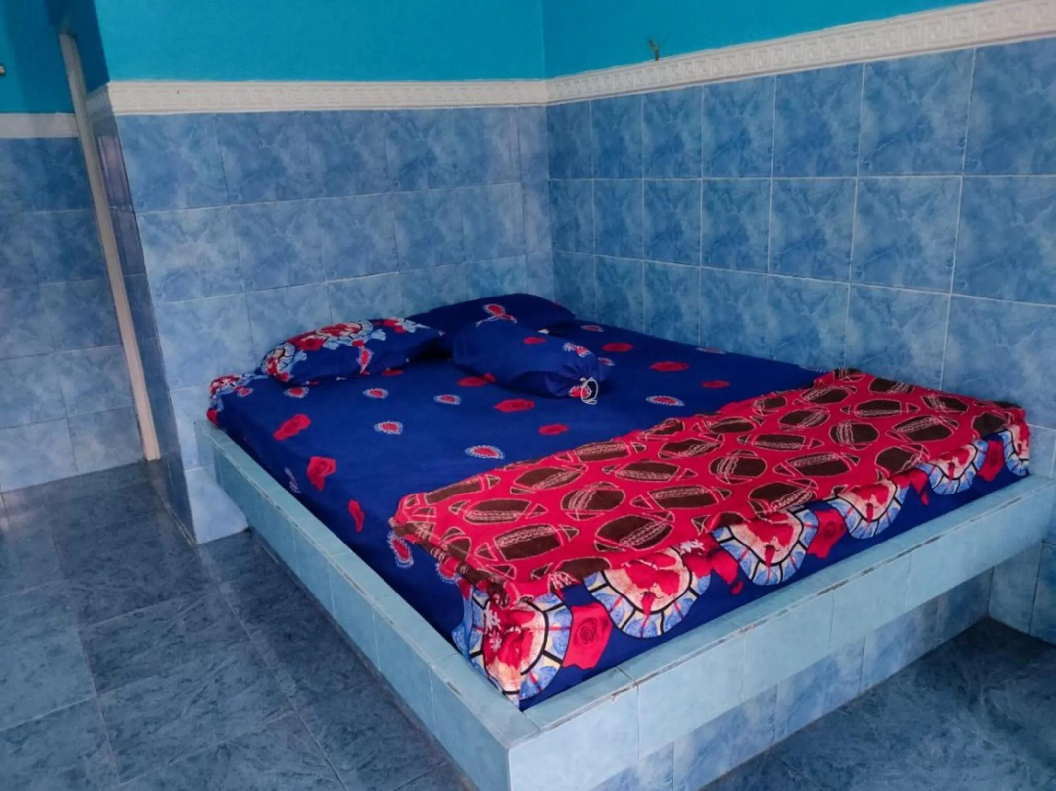 Photo of the whole room, Bed in Hotel Abimanyu Bandungan