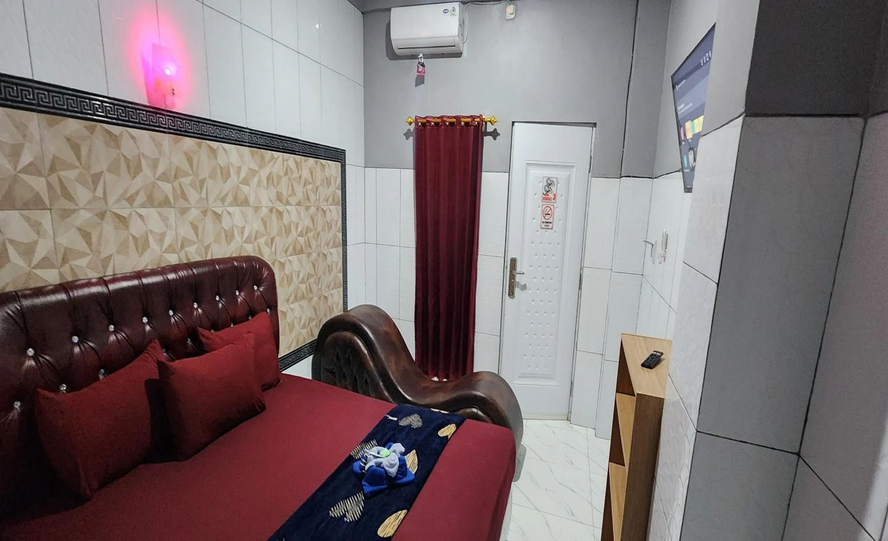 Bed in Hotel Nakula Sadewa 2 Bandungan