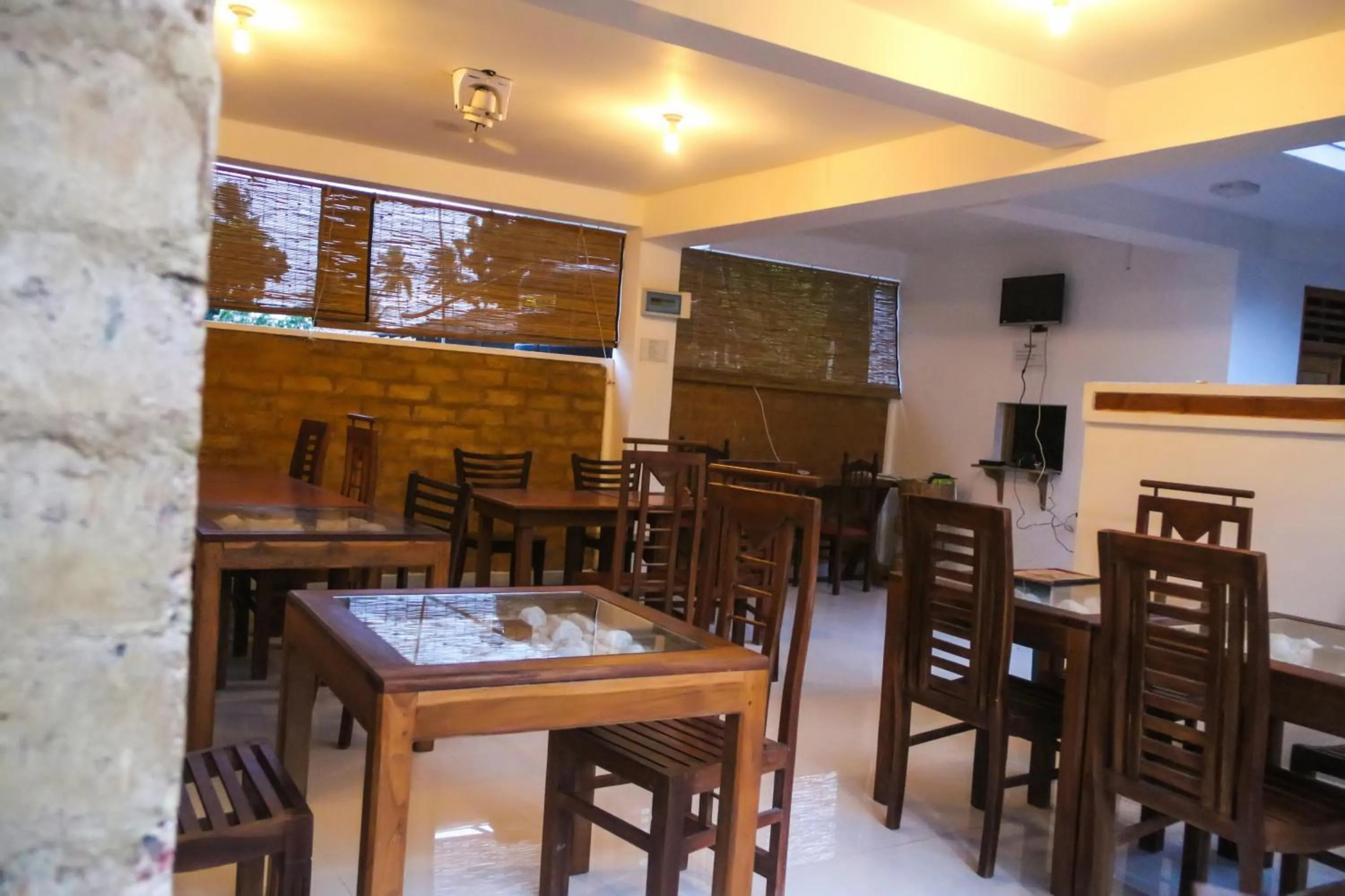 Restaurant/places to eat in Sky Garden Mini Hotel