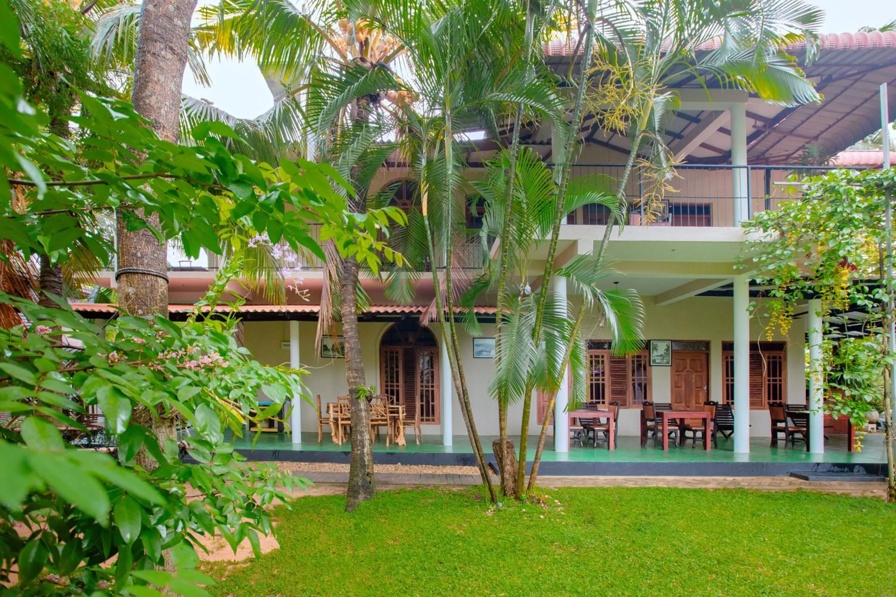 Property building in Yala River Face Inn
