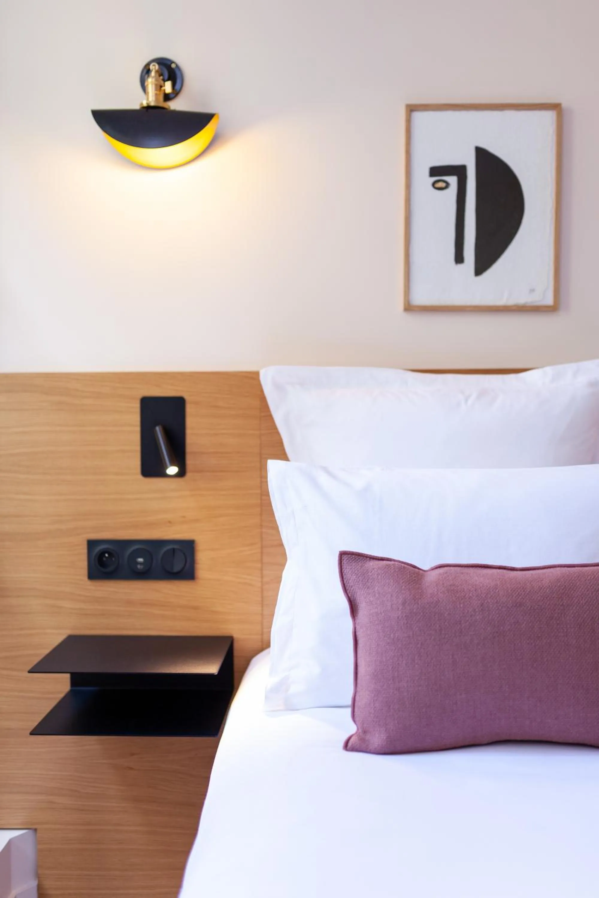 Bedroom, Bed in Tinah Paris, Champs Elysées