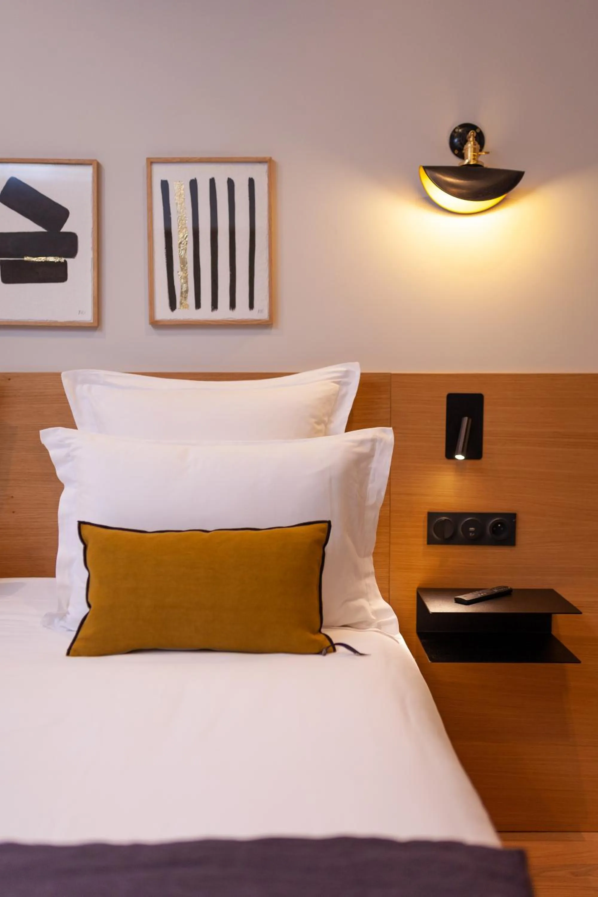 Bedroom, Bed in Tinah Paris, Champs Elysées