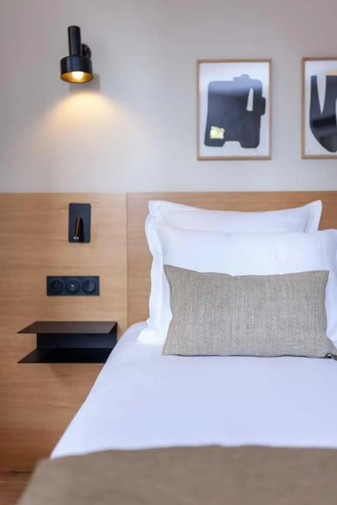 Bed in Tinah Paris, Champs Elysées