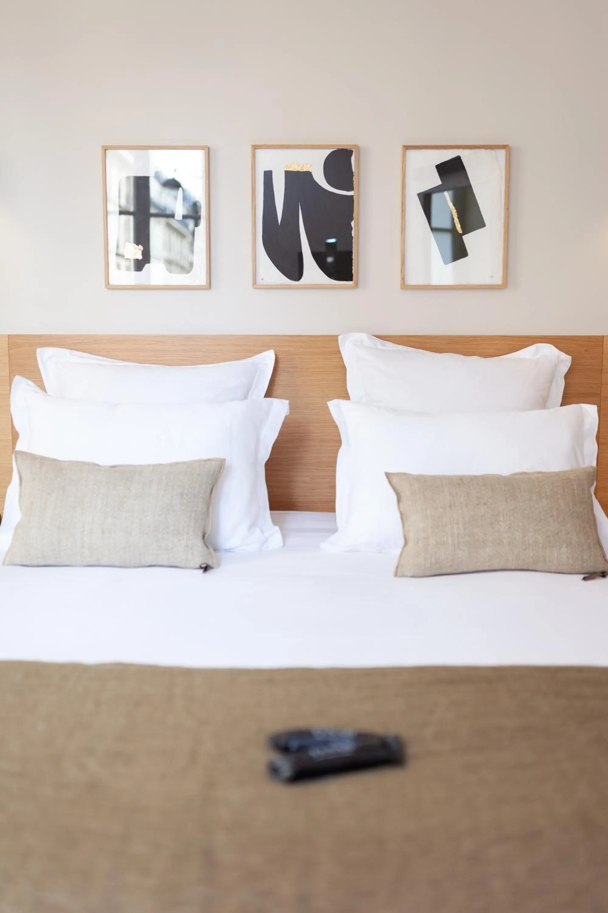 Bed in Tinah Paris, Champs Elysées