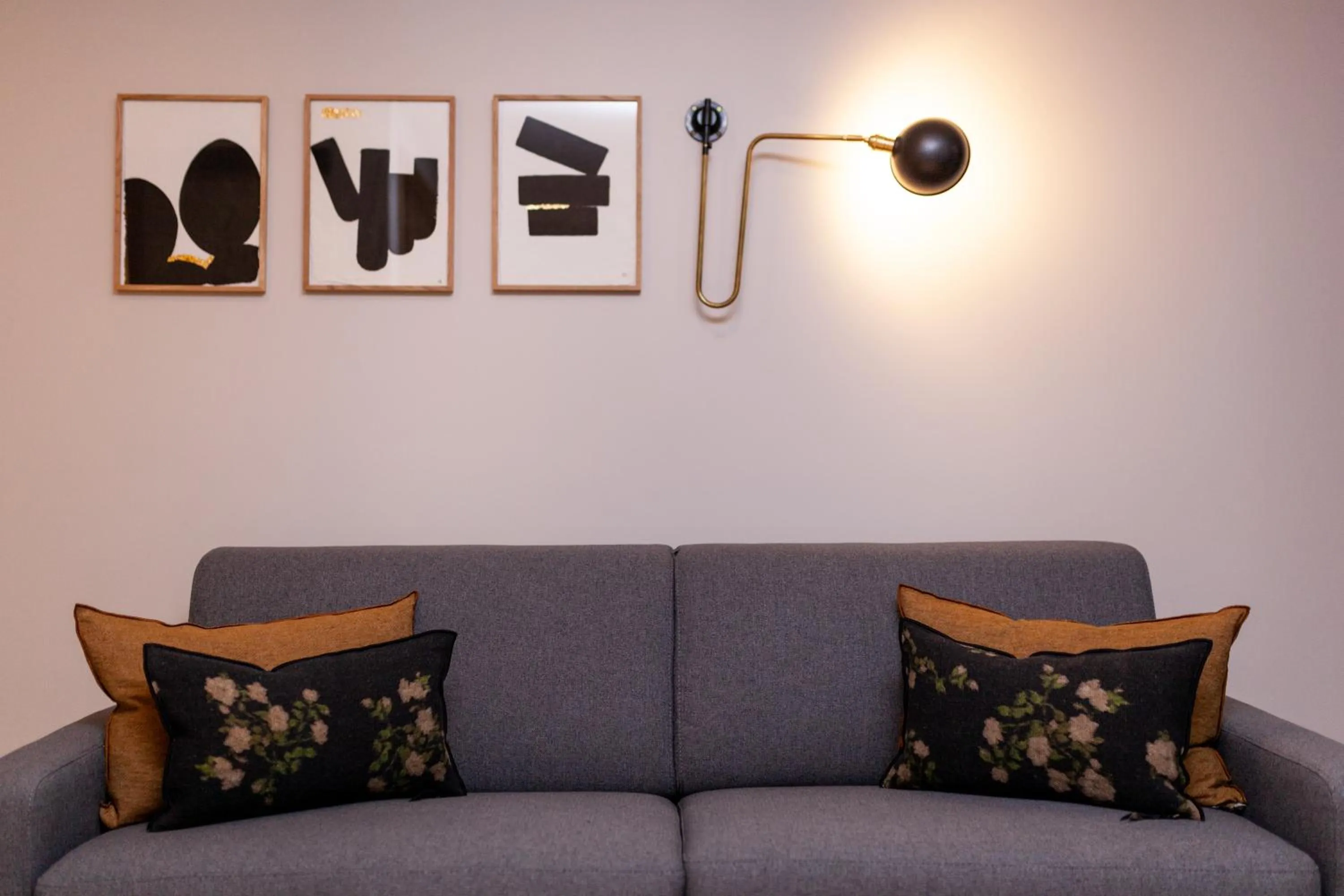 Bed in Tinah Paris, Champs Elysées