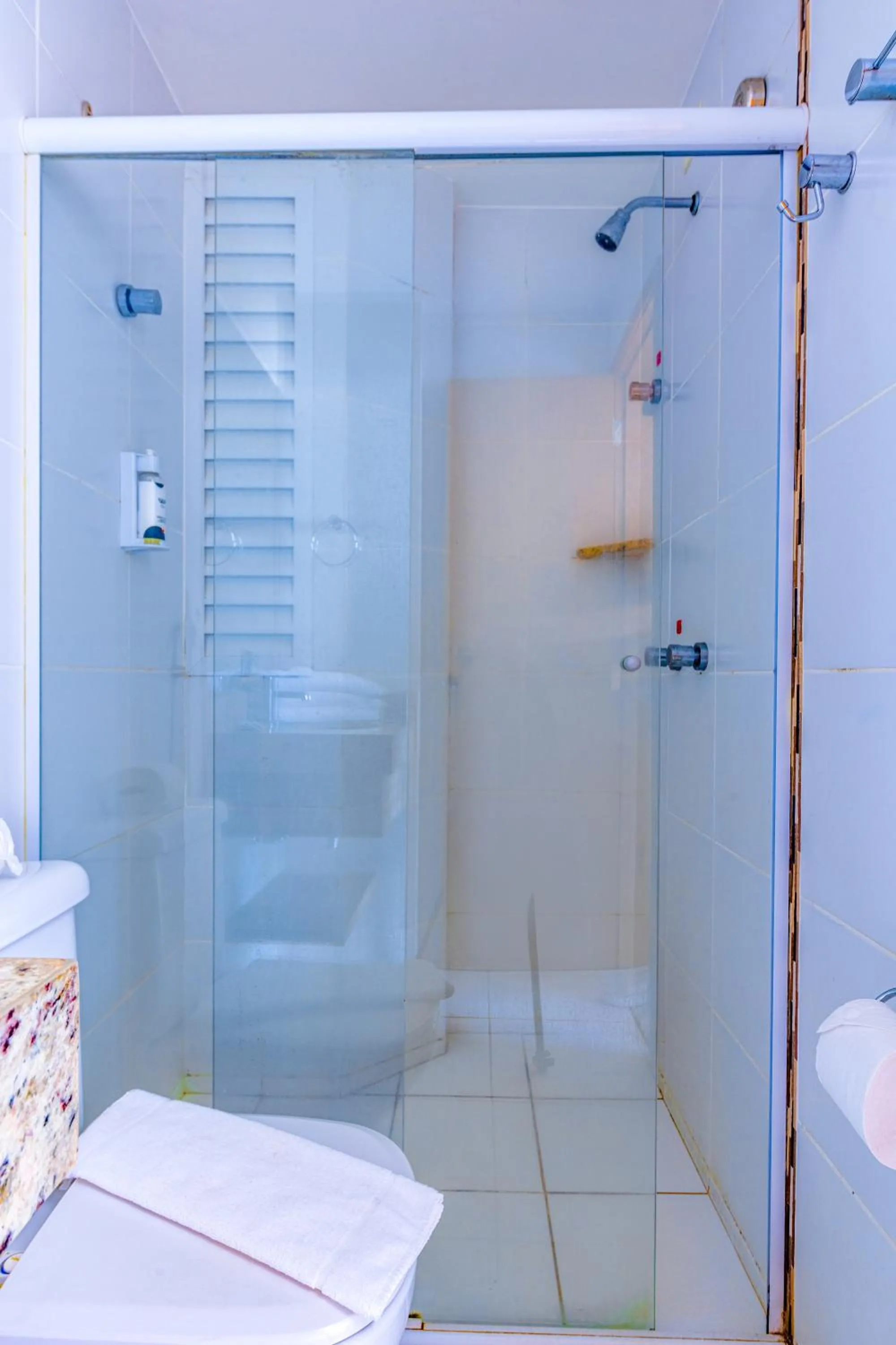 Shower in Riviera Park Hotel by WAM Experience