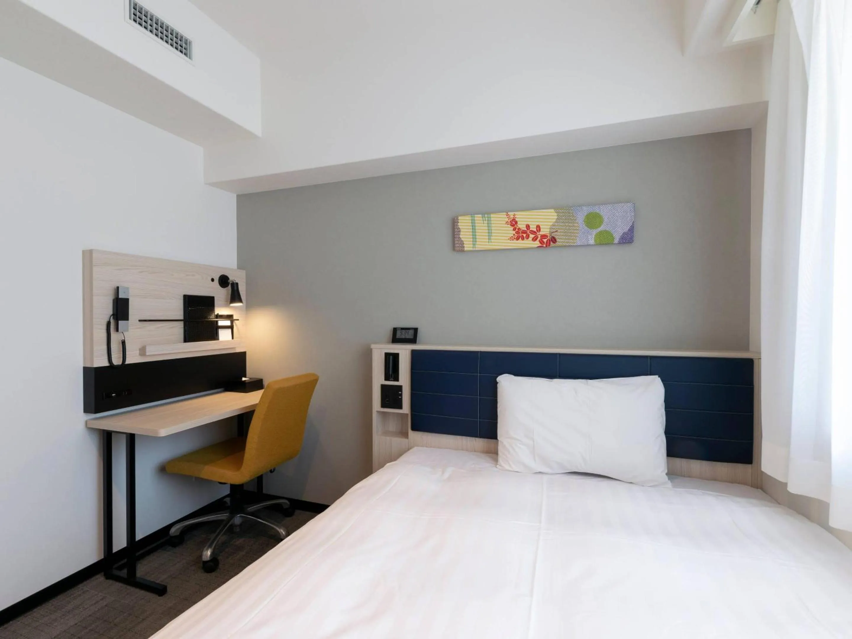 Bedroom, Bed in Comfort Hotel Kyoto Horikawagojo