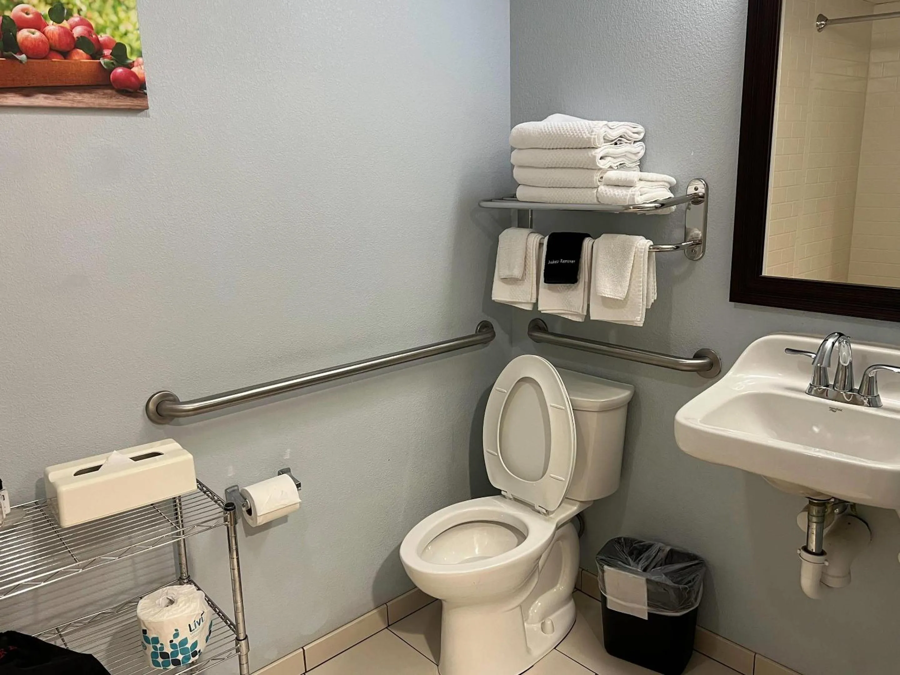 Bedroom in The Inn at Apple Valley, an Ascend Collection Hotel