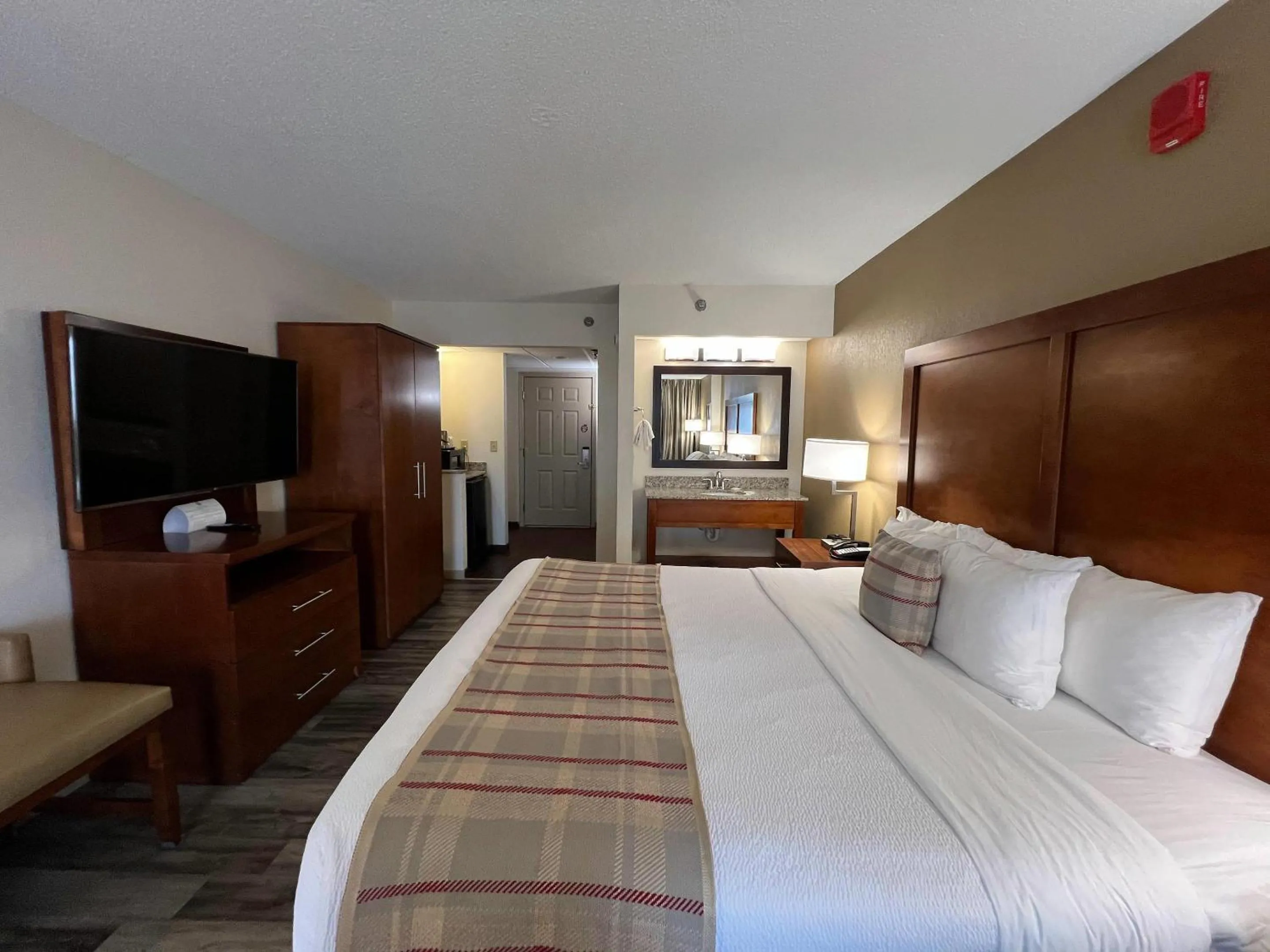 Bedroom, Bed in The Inn at Apple Valley, an Ascend Collection Hotel