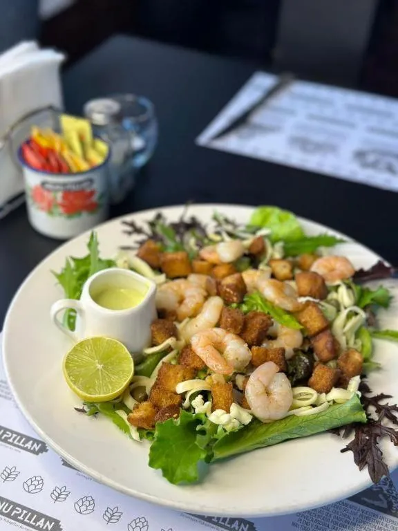 Restaurant/places to eat in Hotel Boutique WenuPillan