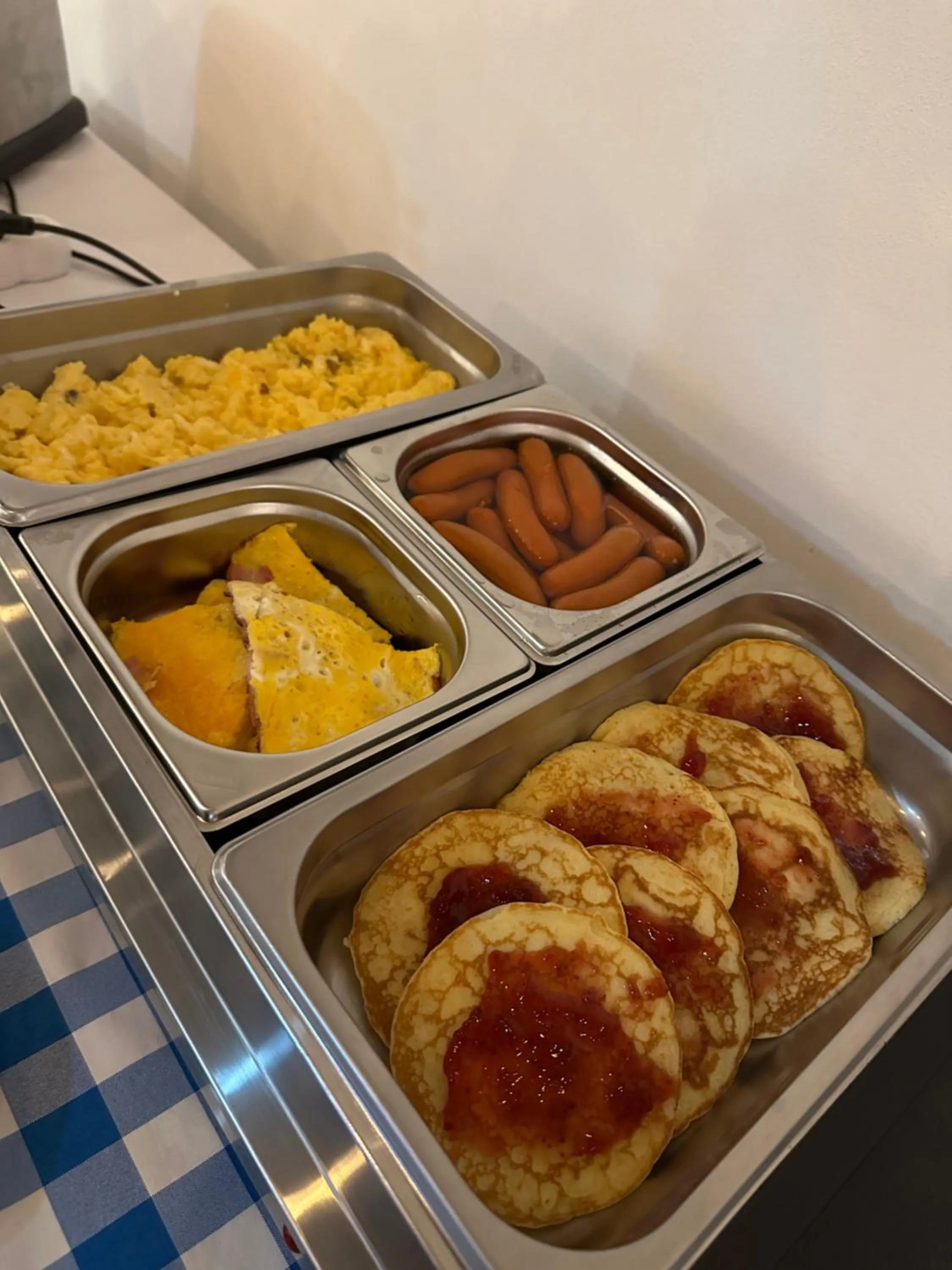 Buffet breakfast in Apartmány Tri sestry Jasná