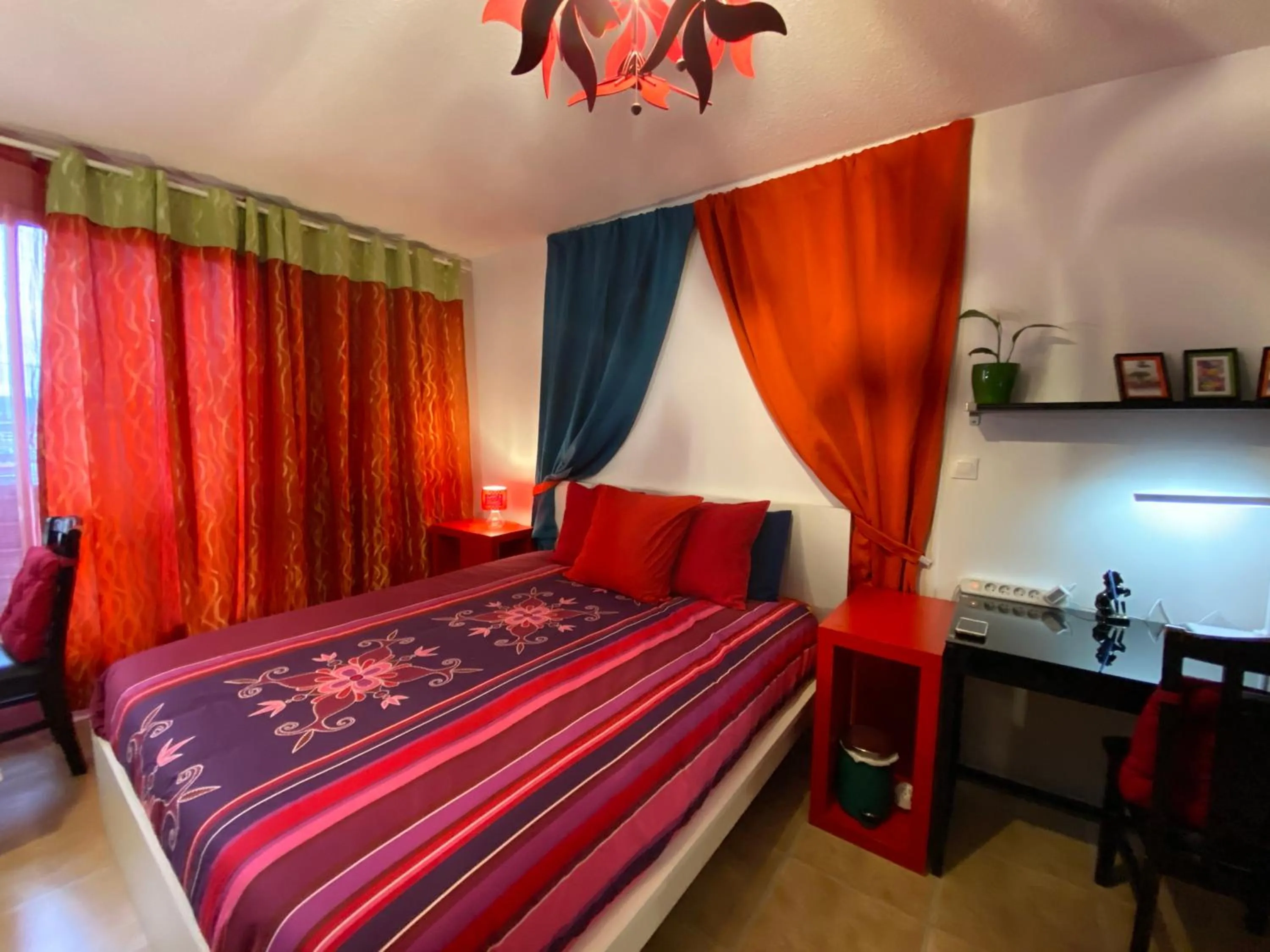 Bedroom, Bed in Les Meublés les Dômes du Parc