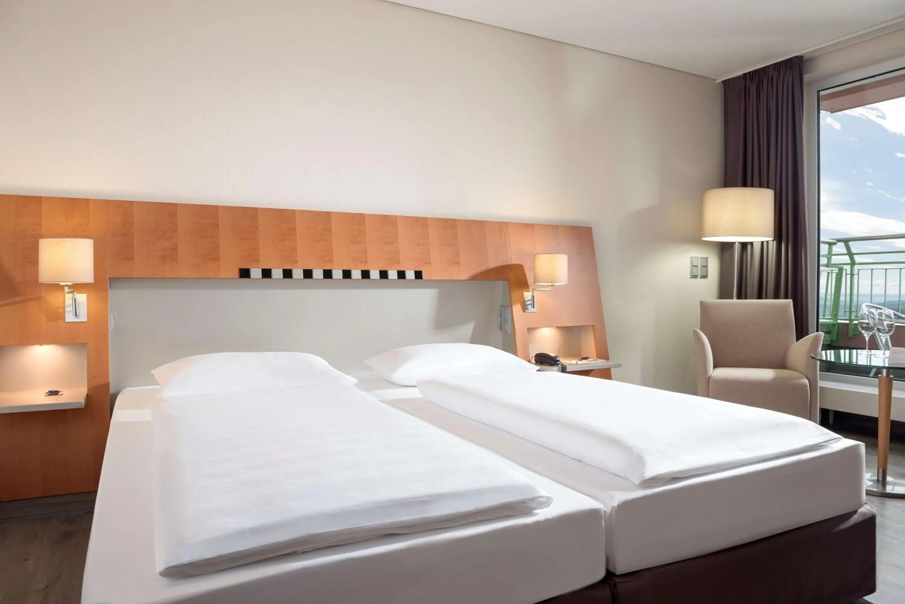 TV and multimedia, Bed in Dorint Am Nürburgring Hocheifel