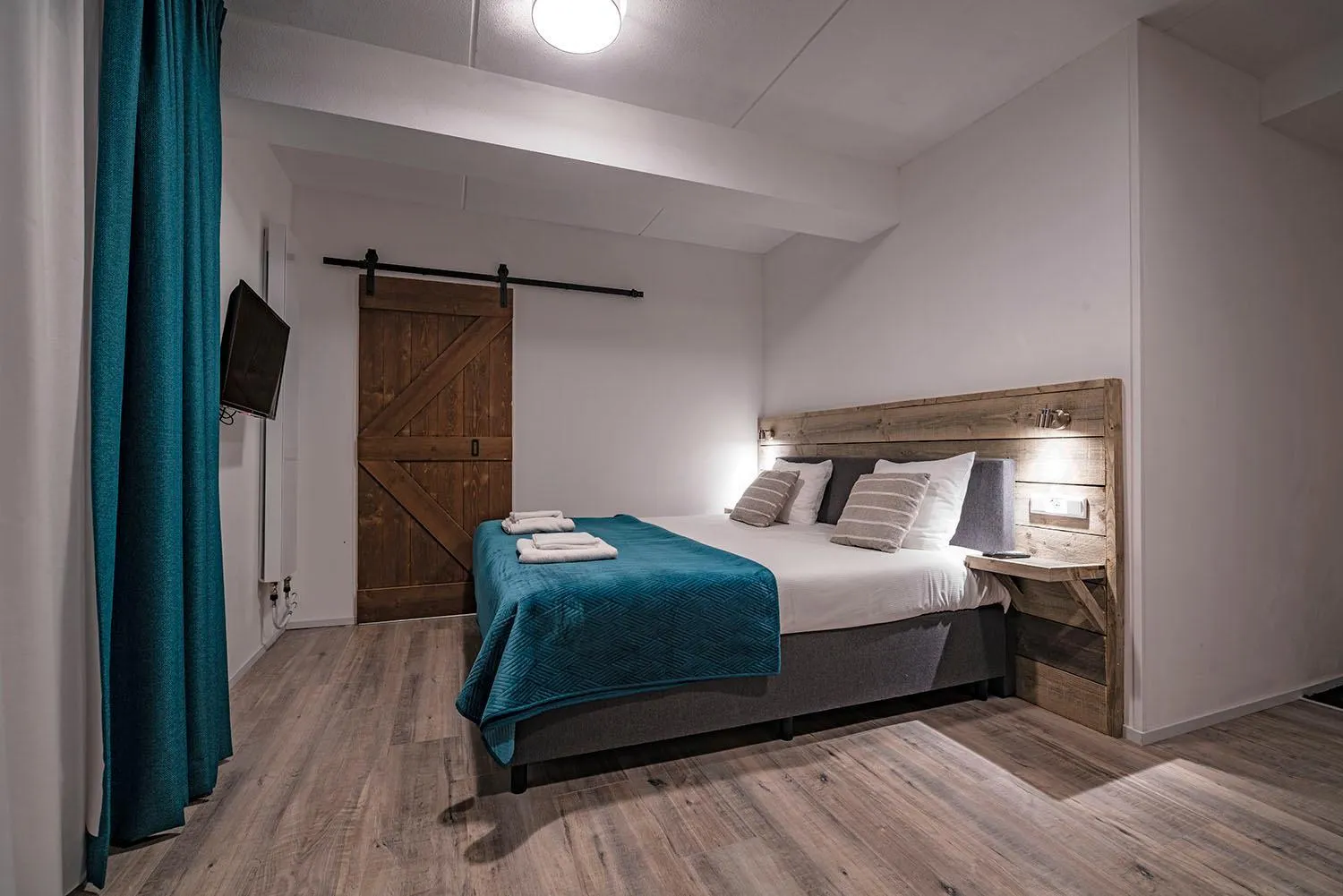 Bed in Hotel Joli Bergen