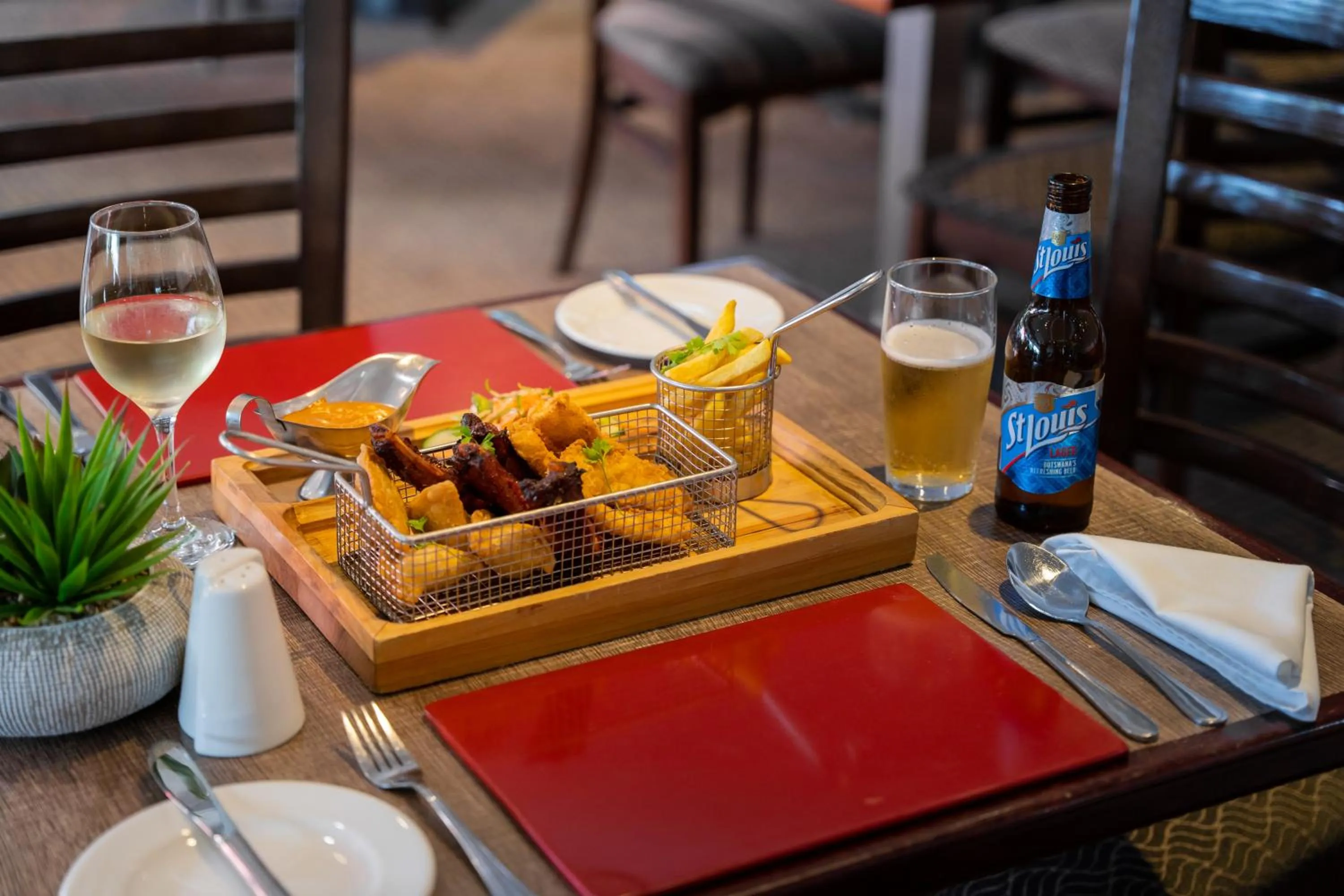 Restaurant/places to eat in Indaba Lodge Gaborone