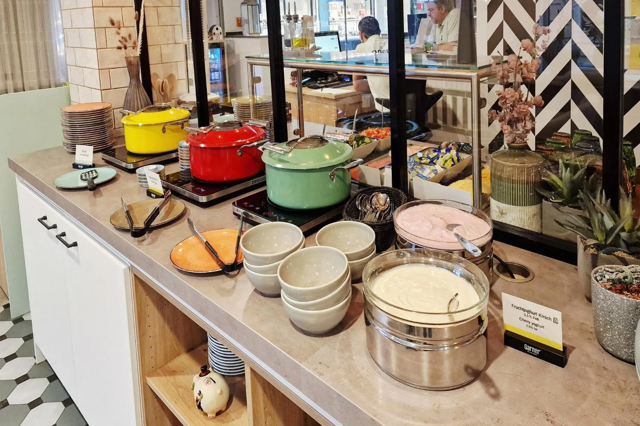 Restaurant/places to eat in Garner Hotel Cologne - Engelbertz by IHG