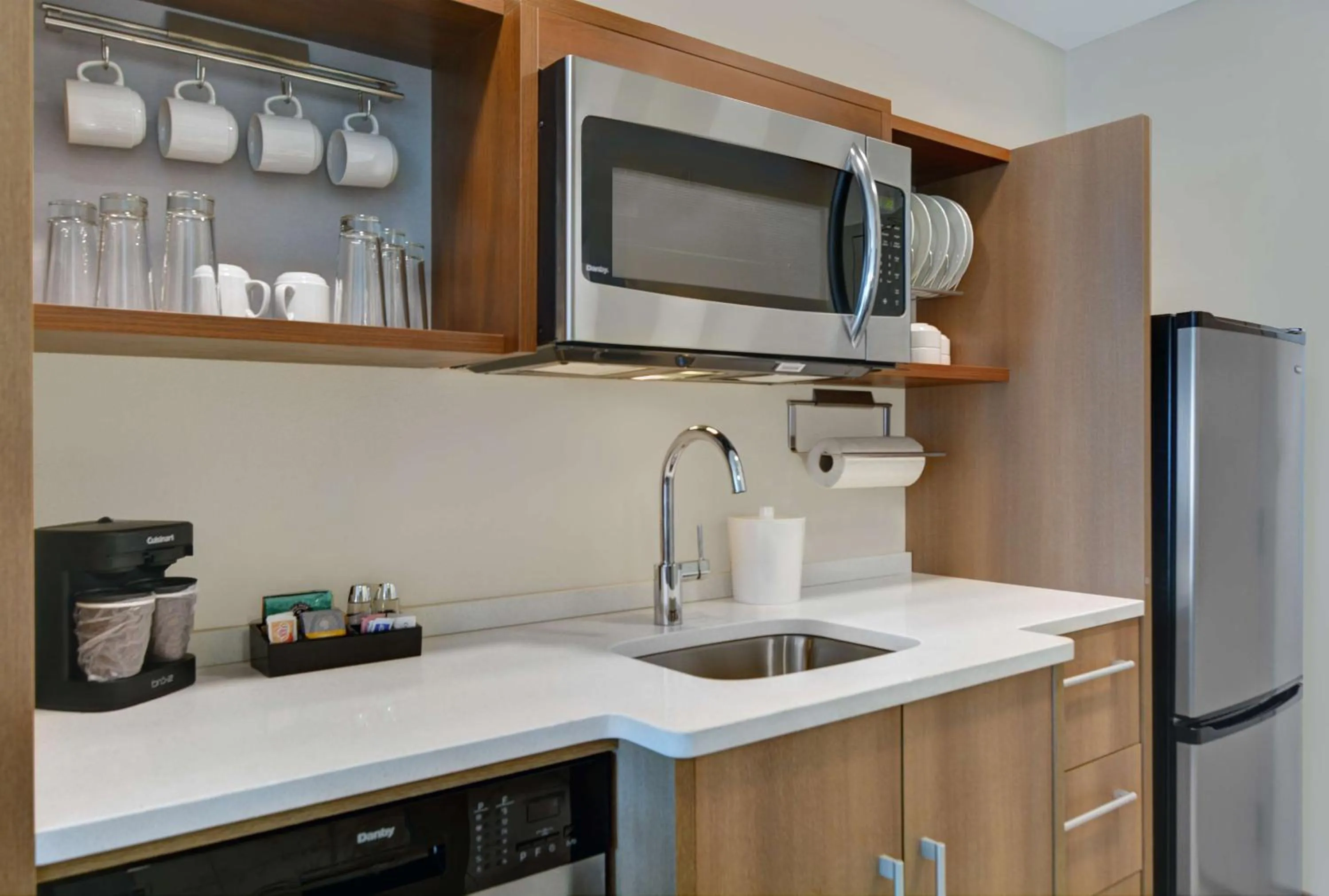 Kitchen or kitchenette in Home2 Suites by Hilton Fort Myers Colonial Blvd