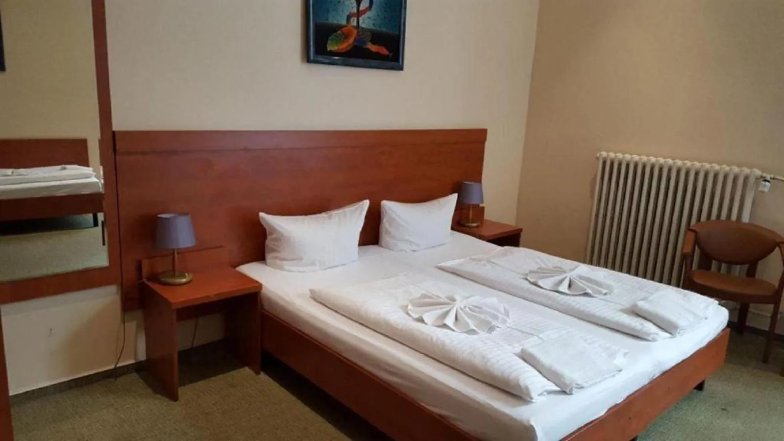 Bed in City Hotel am Kurfürstendamm