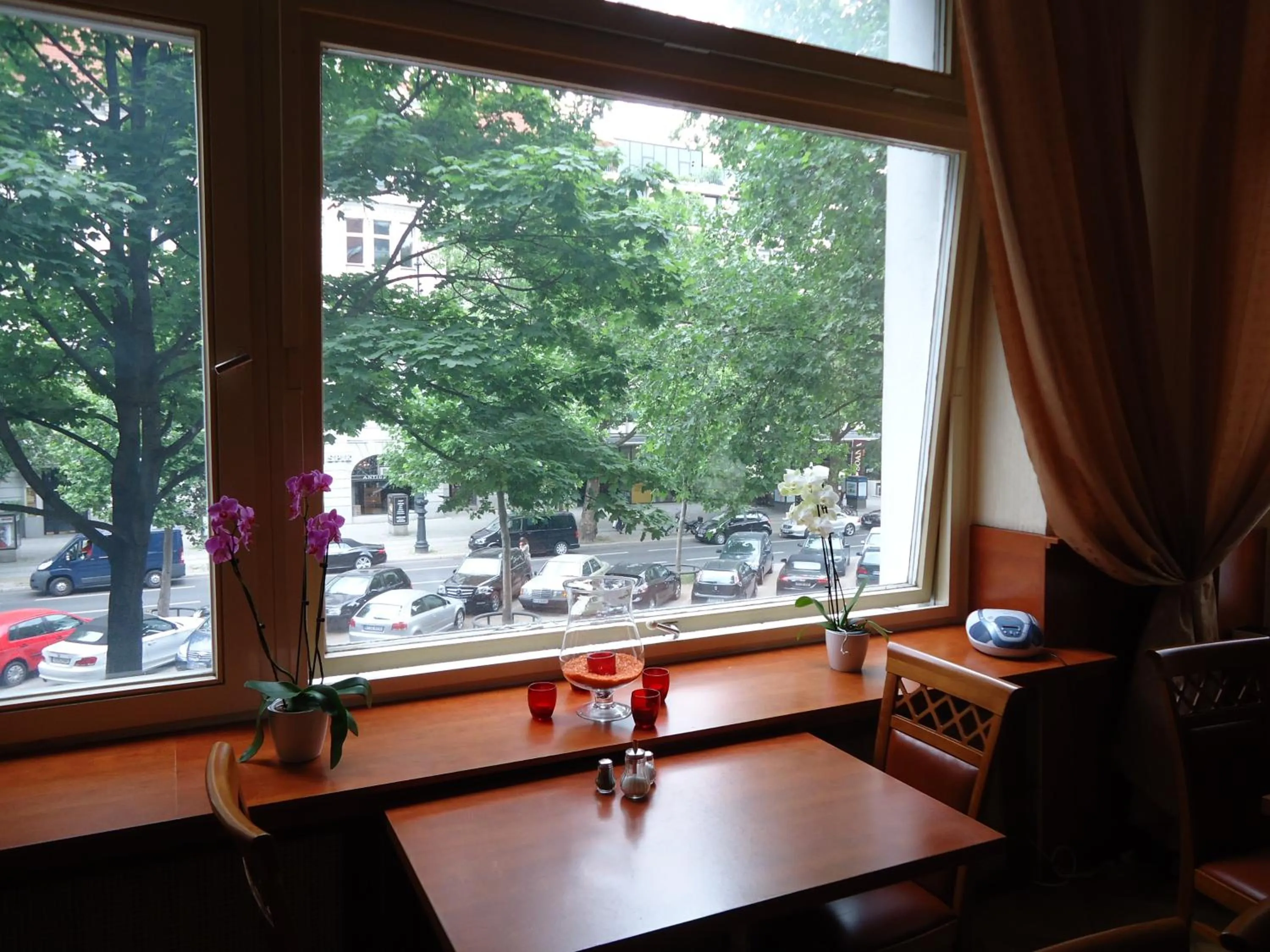 Restaurant/places to eat in City Hotel am Kurfürstendamm