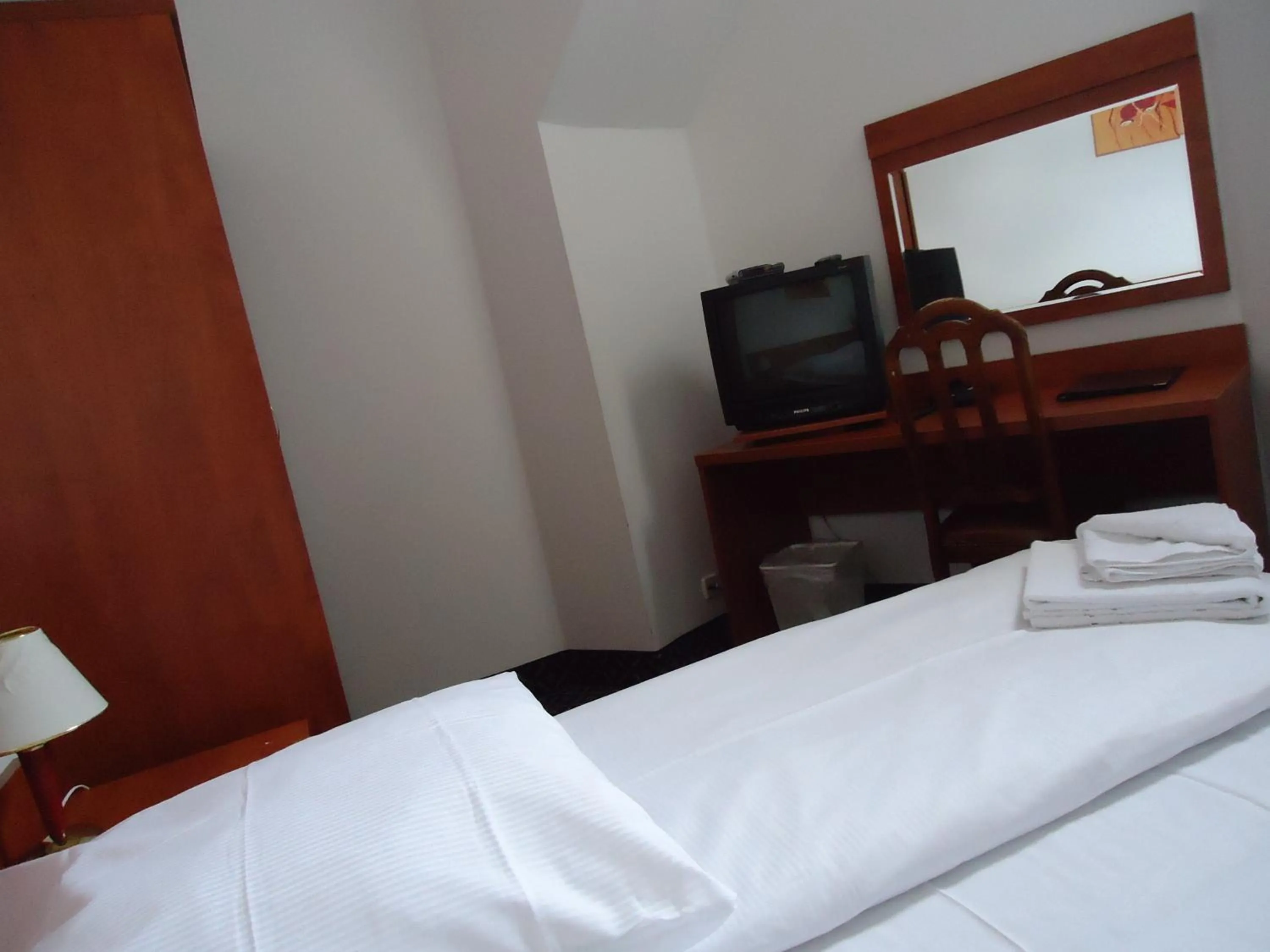 Bed in City Hotel am Kurfürstendamm