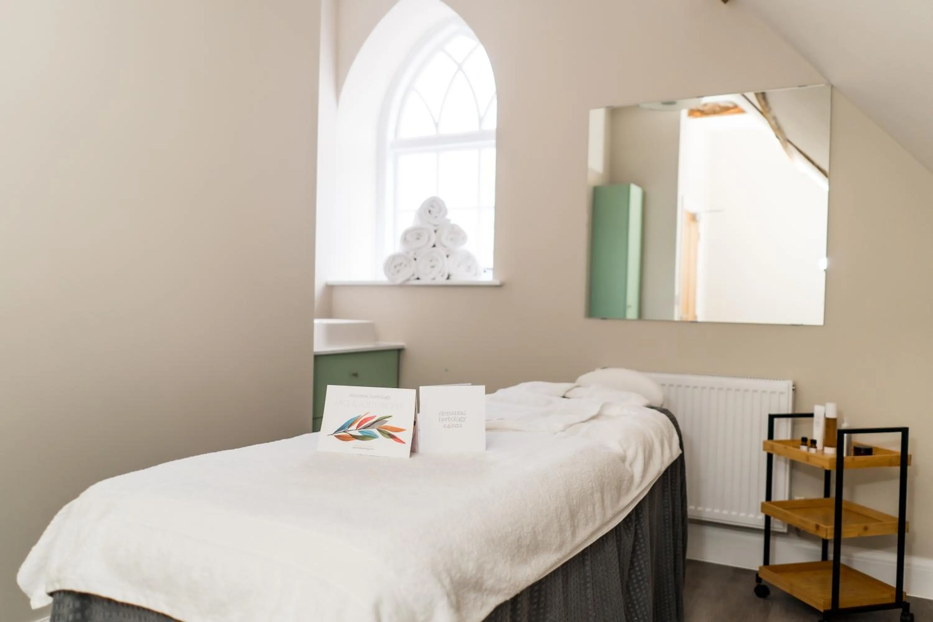 Spa and wellness centre/facilities, Bed in Barton Hall Hotel & Spa
