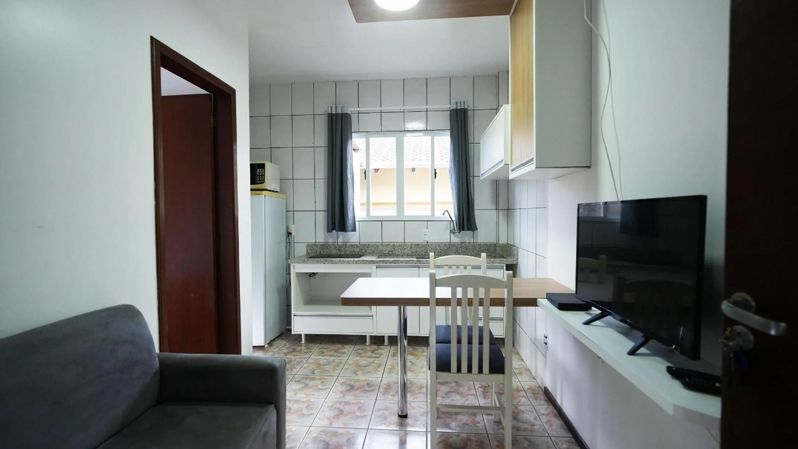 Residencial Adolfo - Mestre Naro