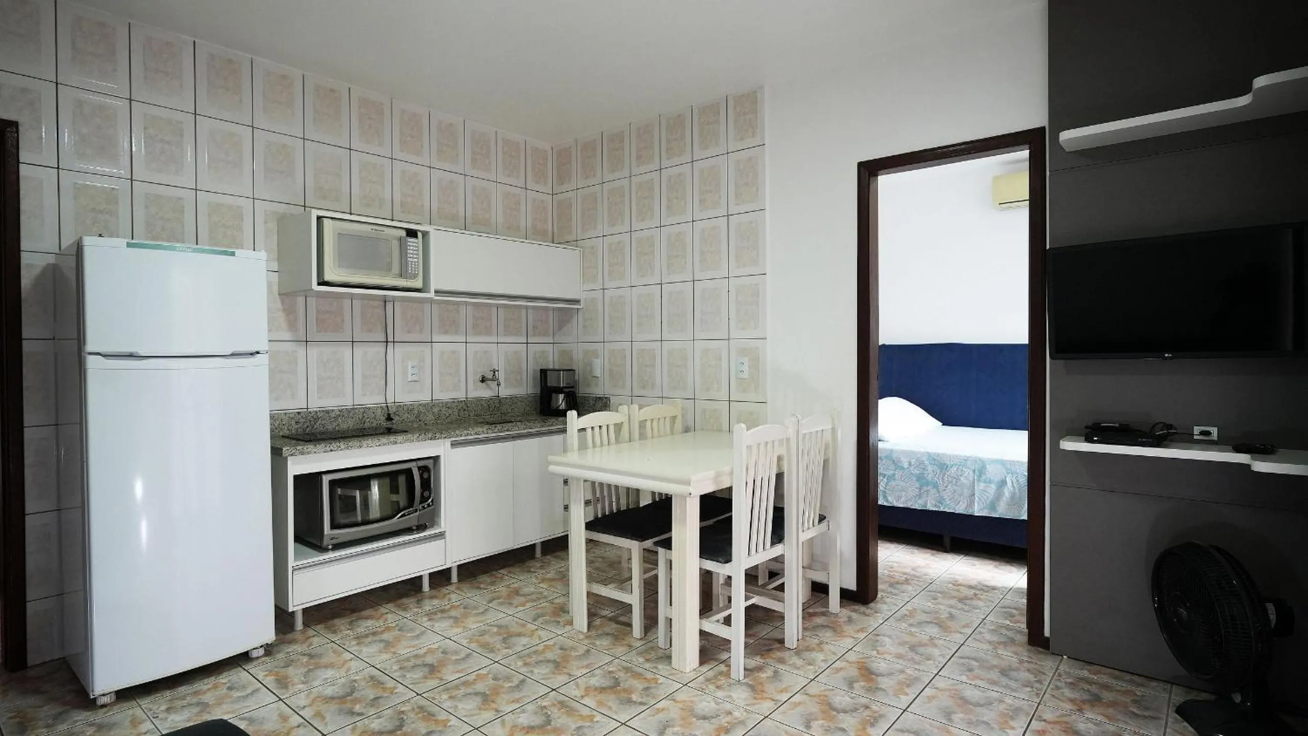 Residencial Adolfo - Mestre Naro