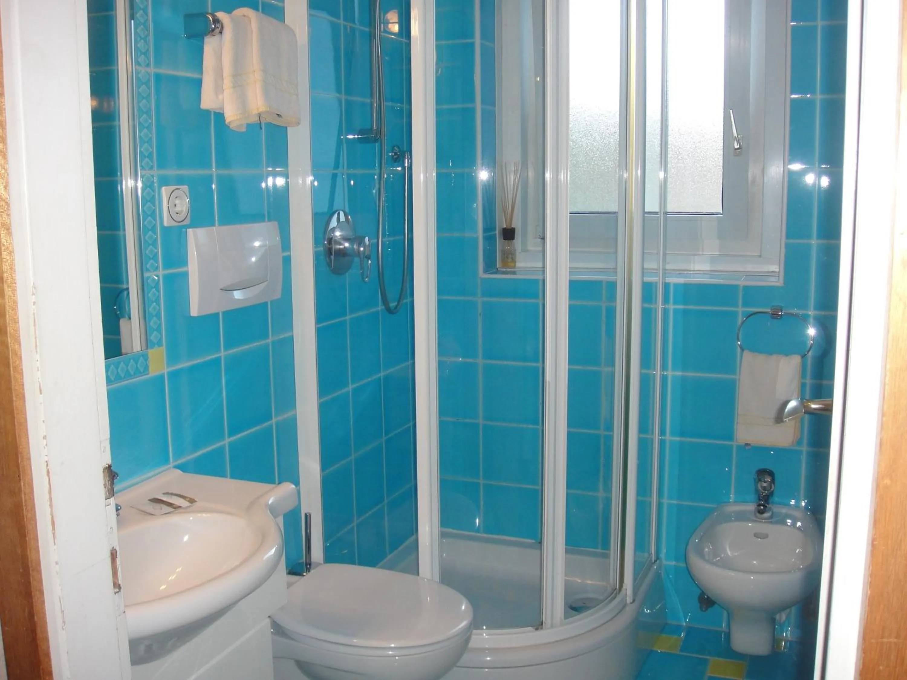 Shower in Garni Toni