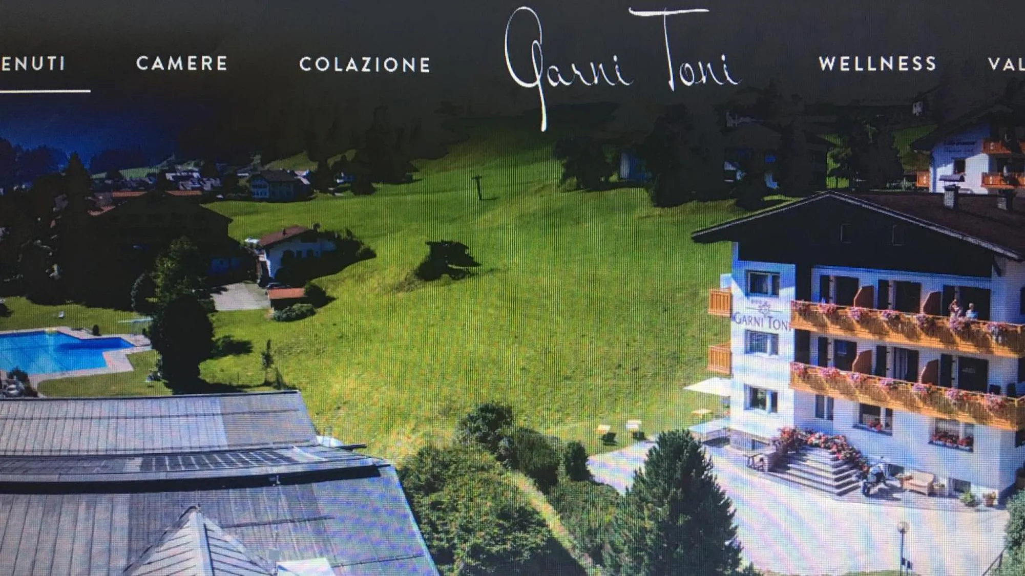 Swimming pool in Garni Toni