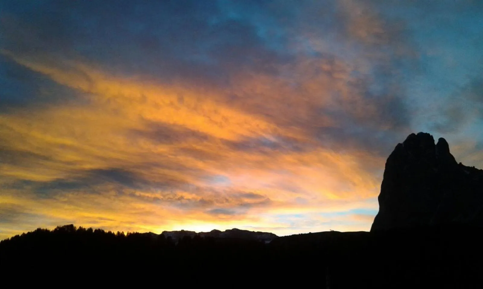 Sunset in Garni Toni