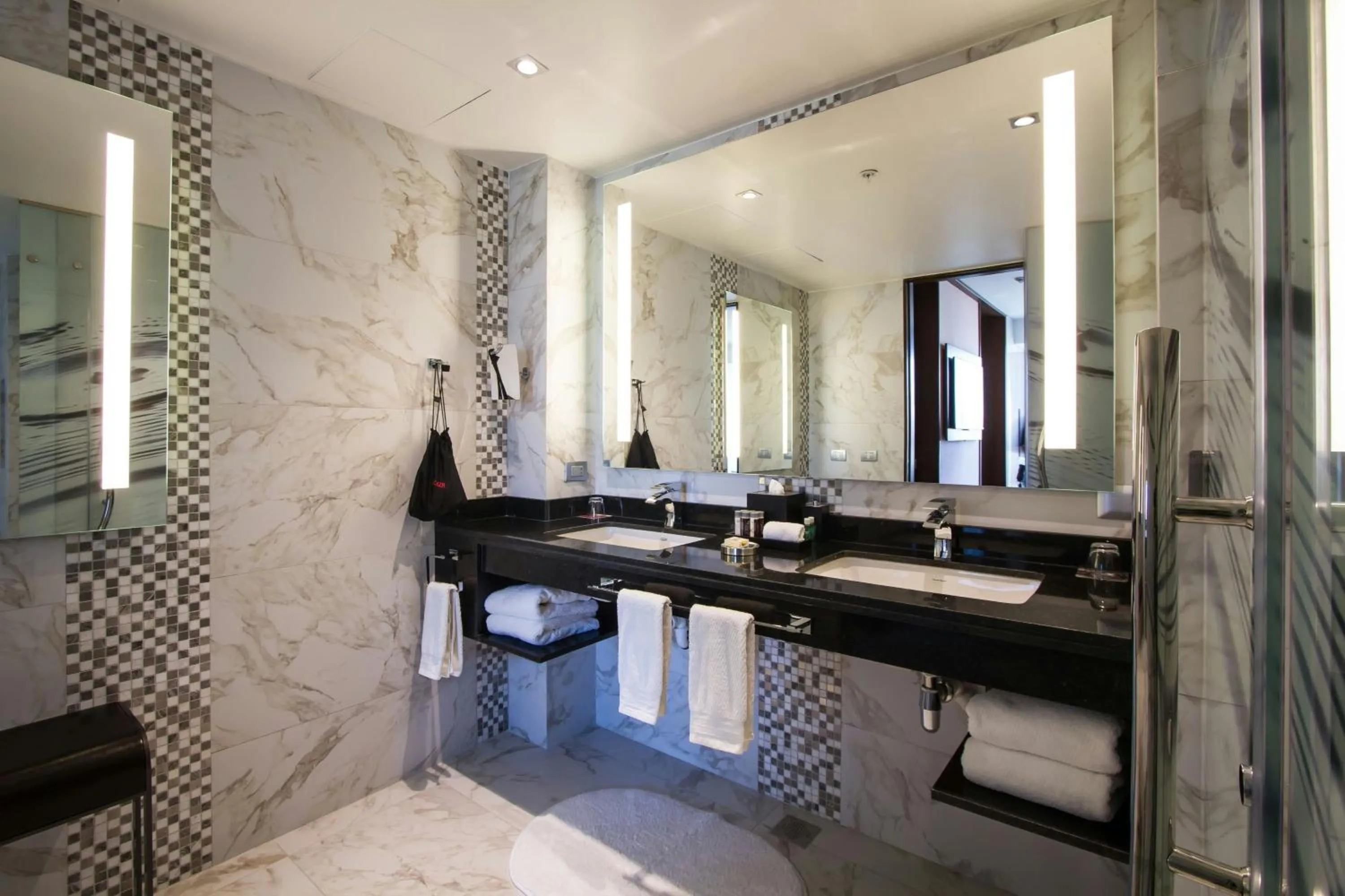 Photo of the whole room in Renaissance Santiago by Marriott