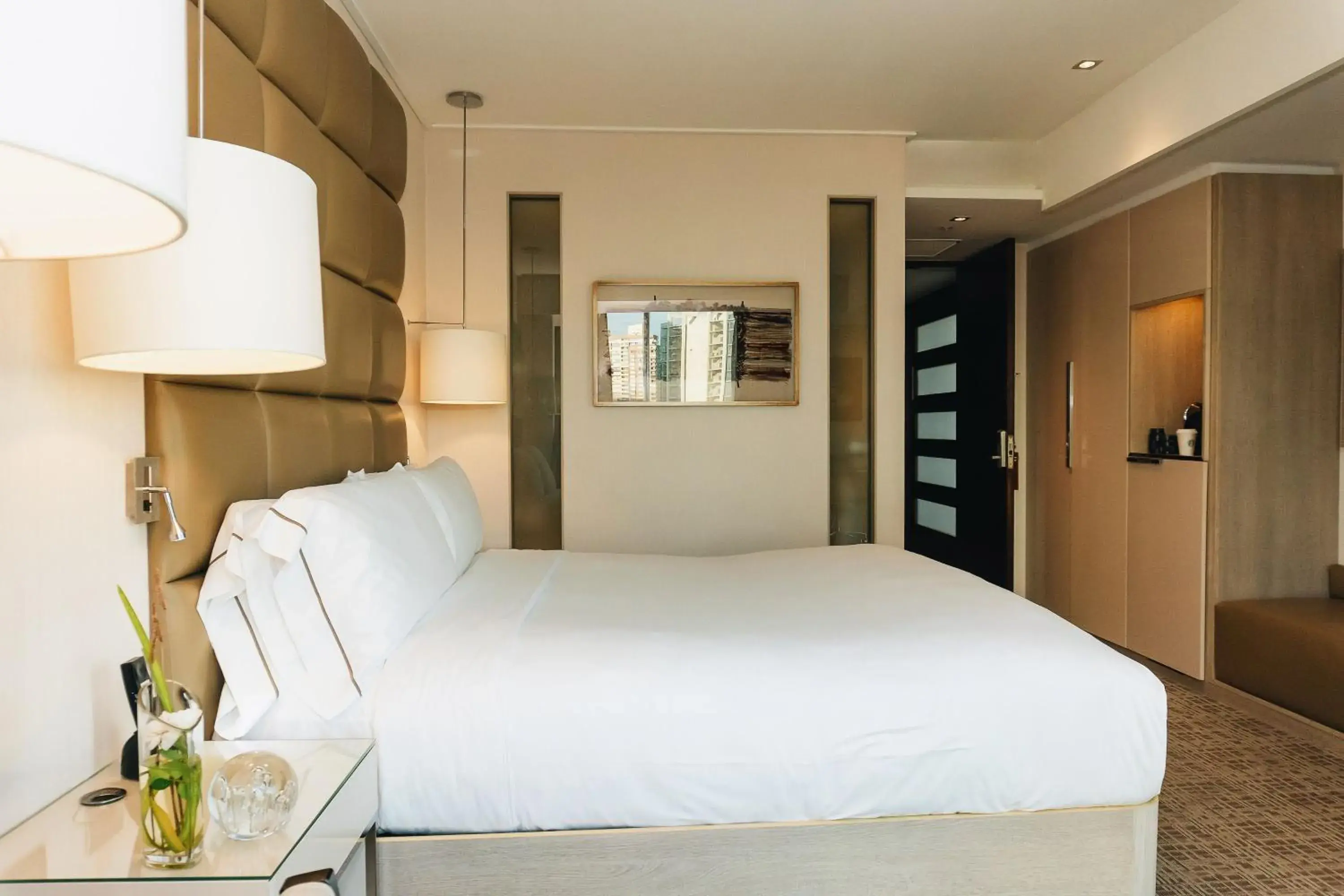 Chilean/European, Club lounge access, Guest room, 1 King Bed in Renaissance Santiago by Marriott Chilean/European, Club lounge access, Guest room, 1 King Bed in Renaissance Santiago by Marriott