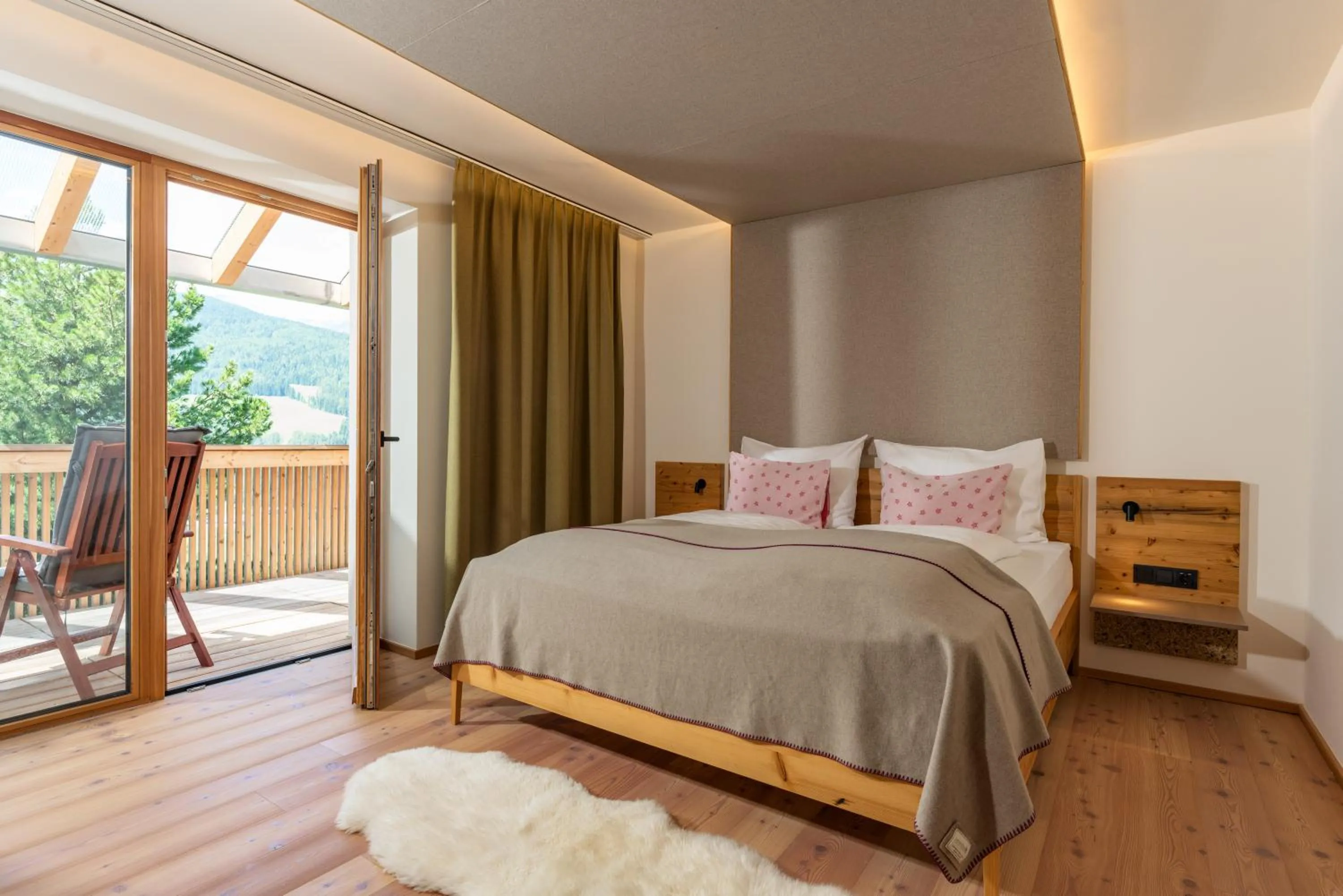 Photo of the whole room, Bed in Seetalblick