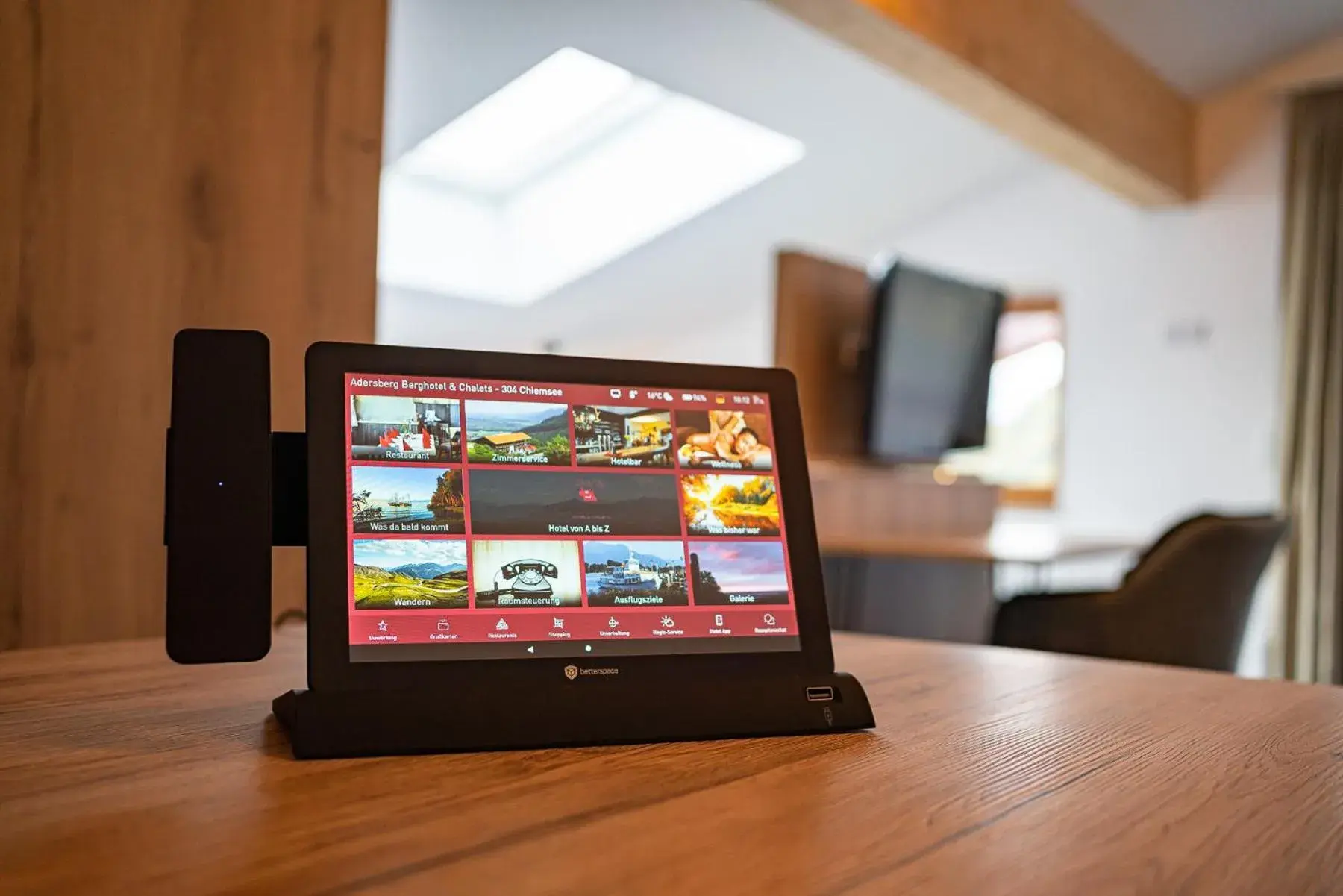 Single Room with Balcony in Berghotel & Chalets Adersberg Chiemgau Card kostenfrei Single Room with Balcony in Berghotel & Chalets Adersberg Chiemgau Card kostenfrei