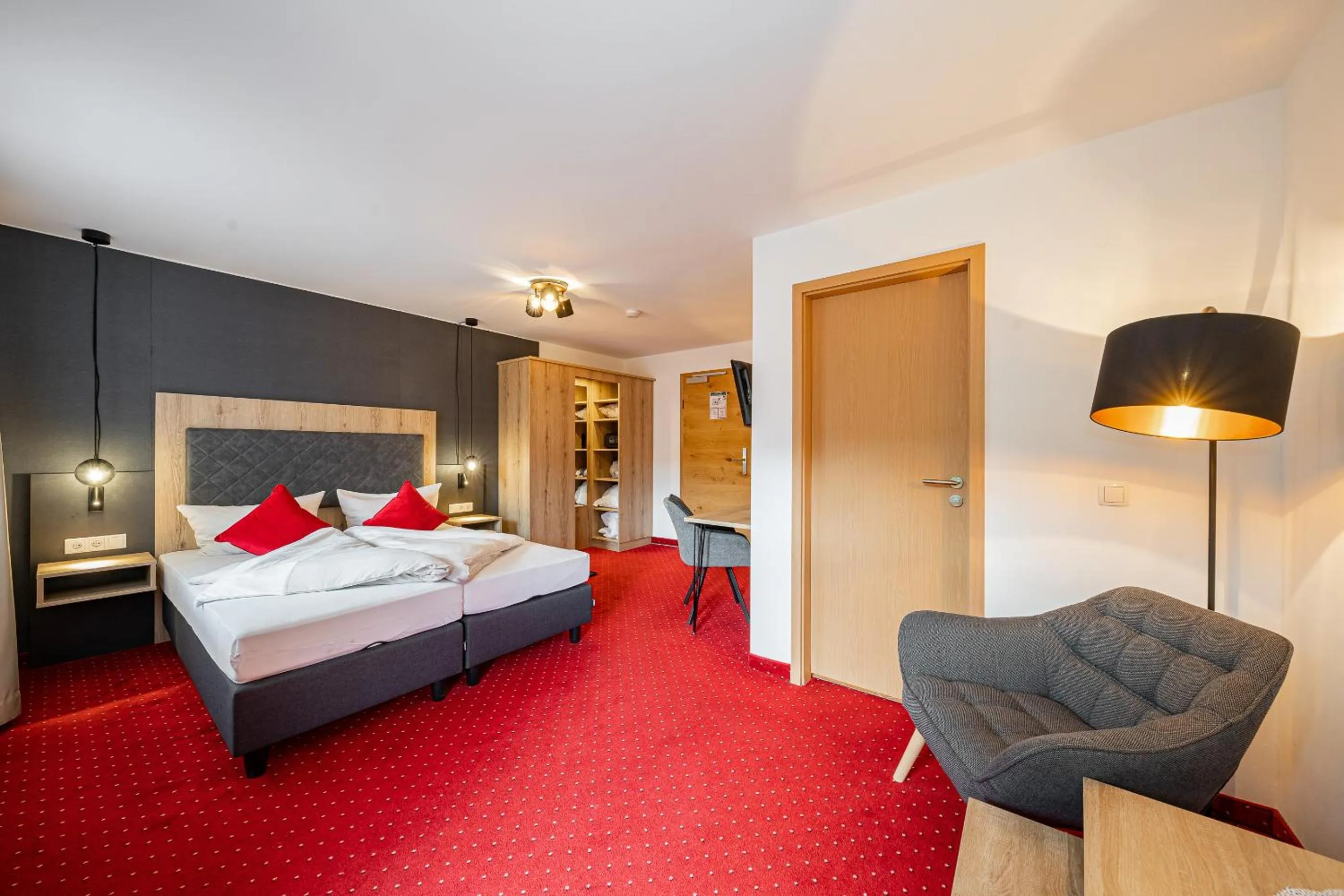 Bed in Berghotel & Chalets Adersberg Chiemgau Card kostenfrei