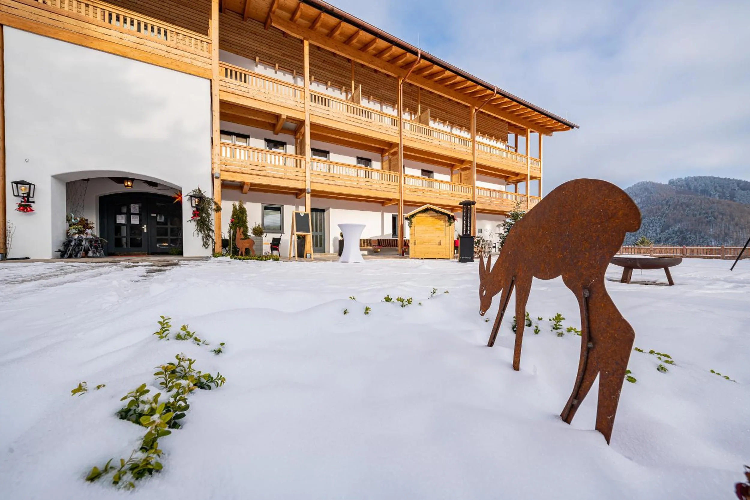 Property building in Berghotel & Chalets Adersberg Chiemgau Card kostenfrei