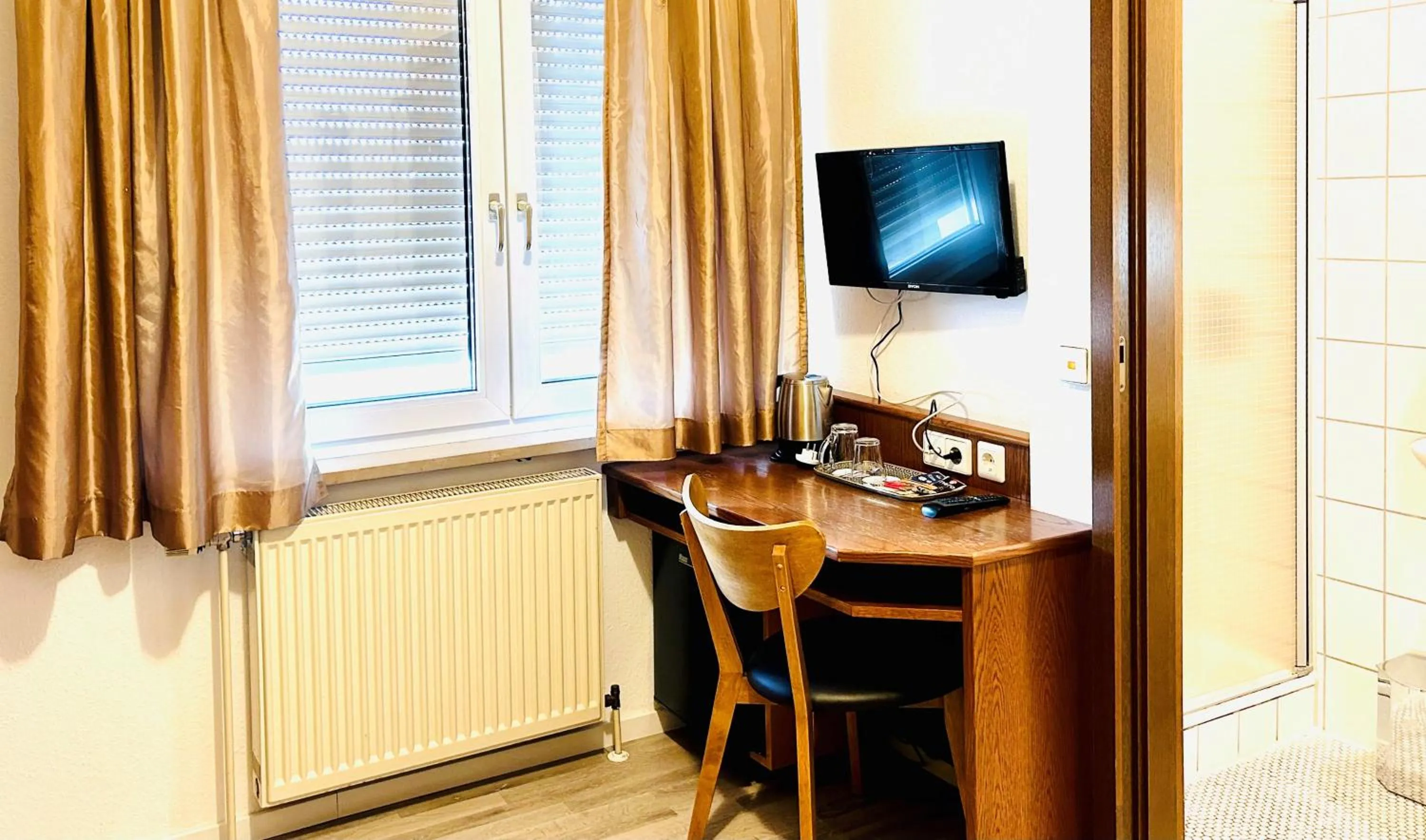 TV and multimedia in Adler Hotel Garni