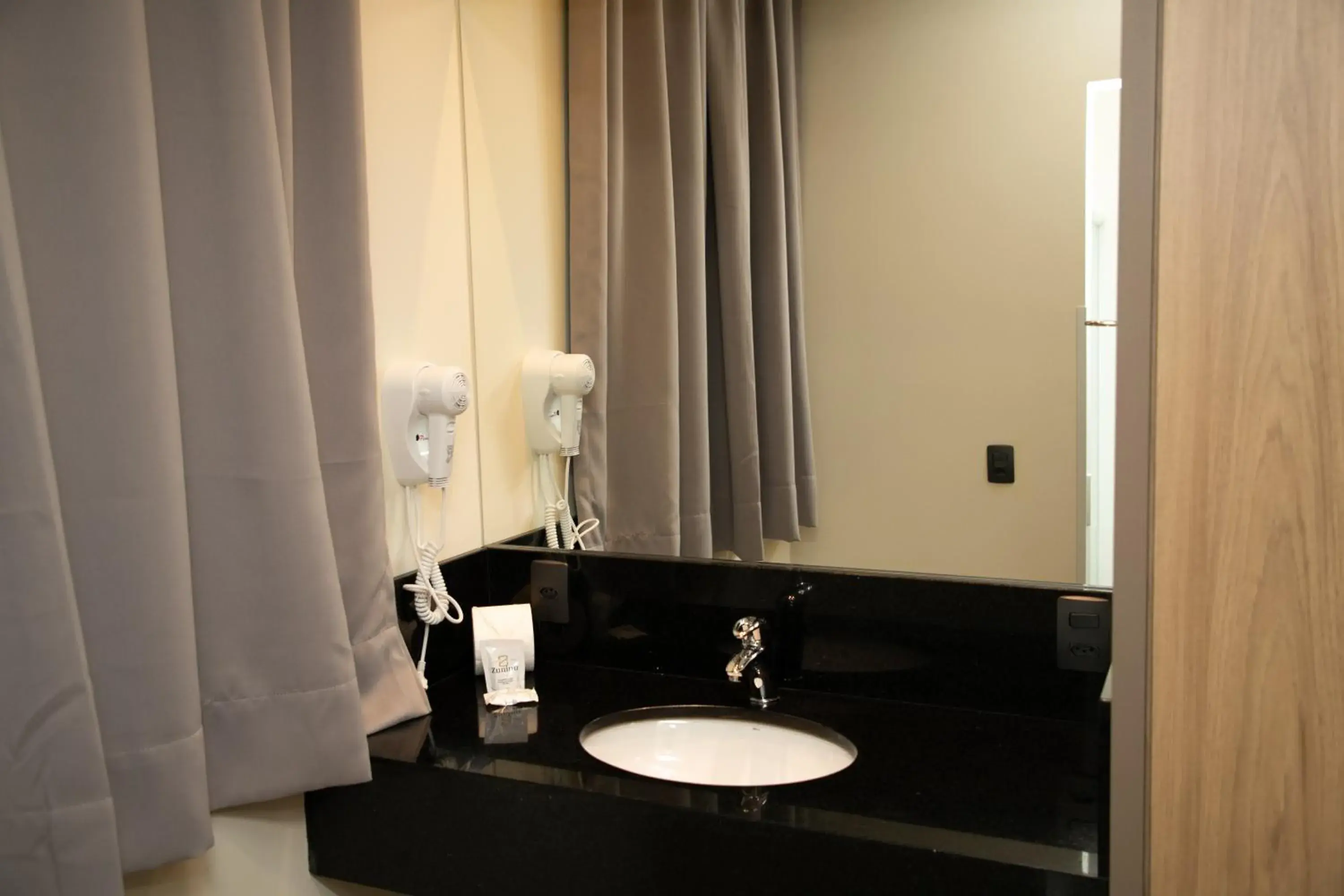 Standard Triple Room in Hotel Zunino Standard Triple Room in Hotel Zunino