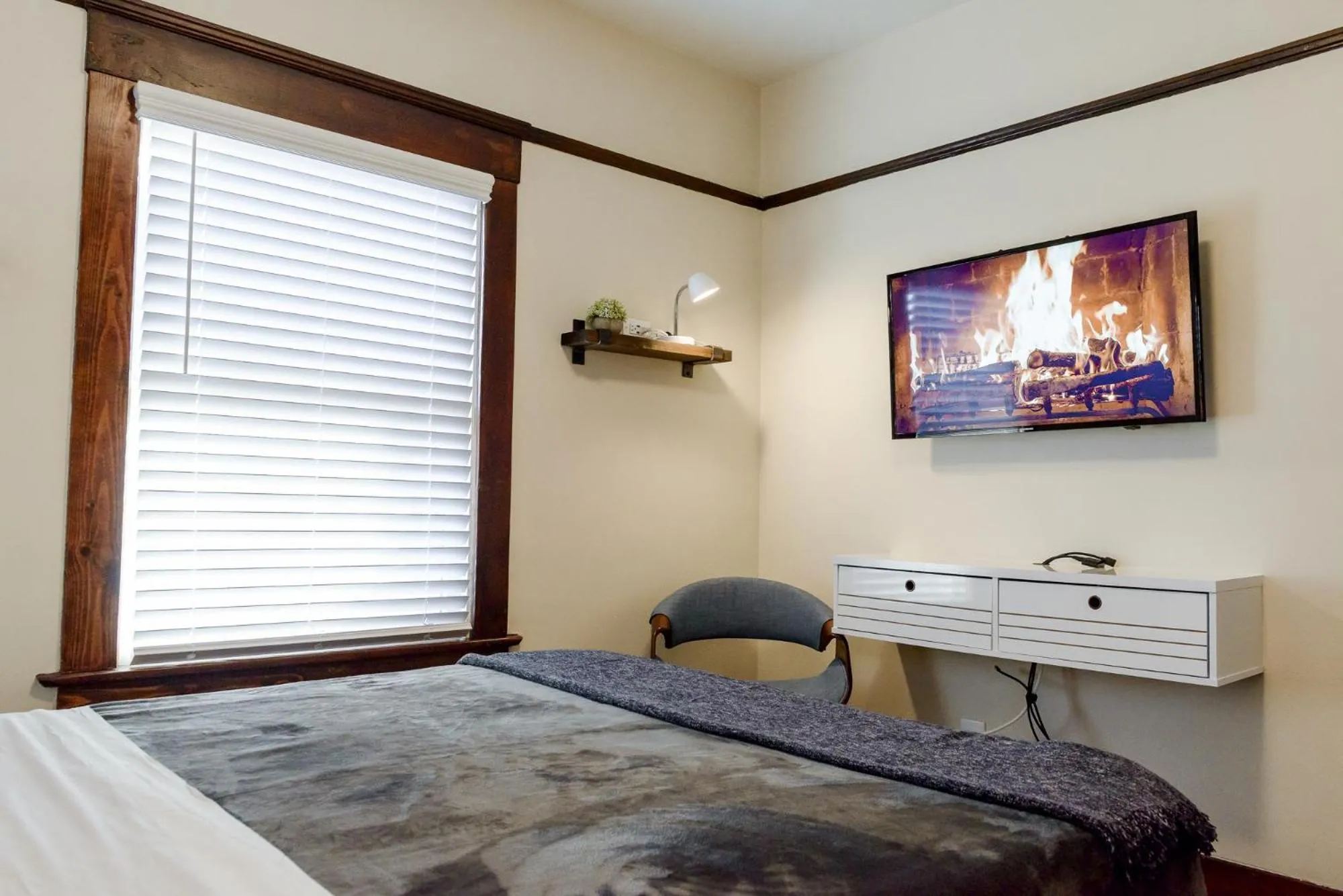 Bed in Fern House South Park Craftsman