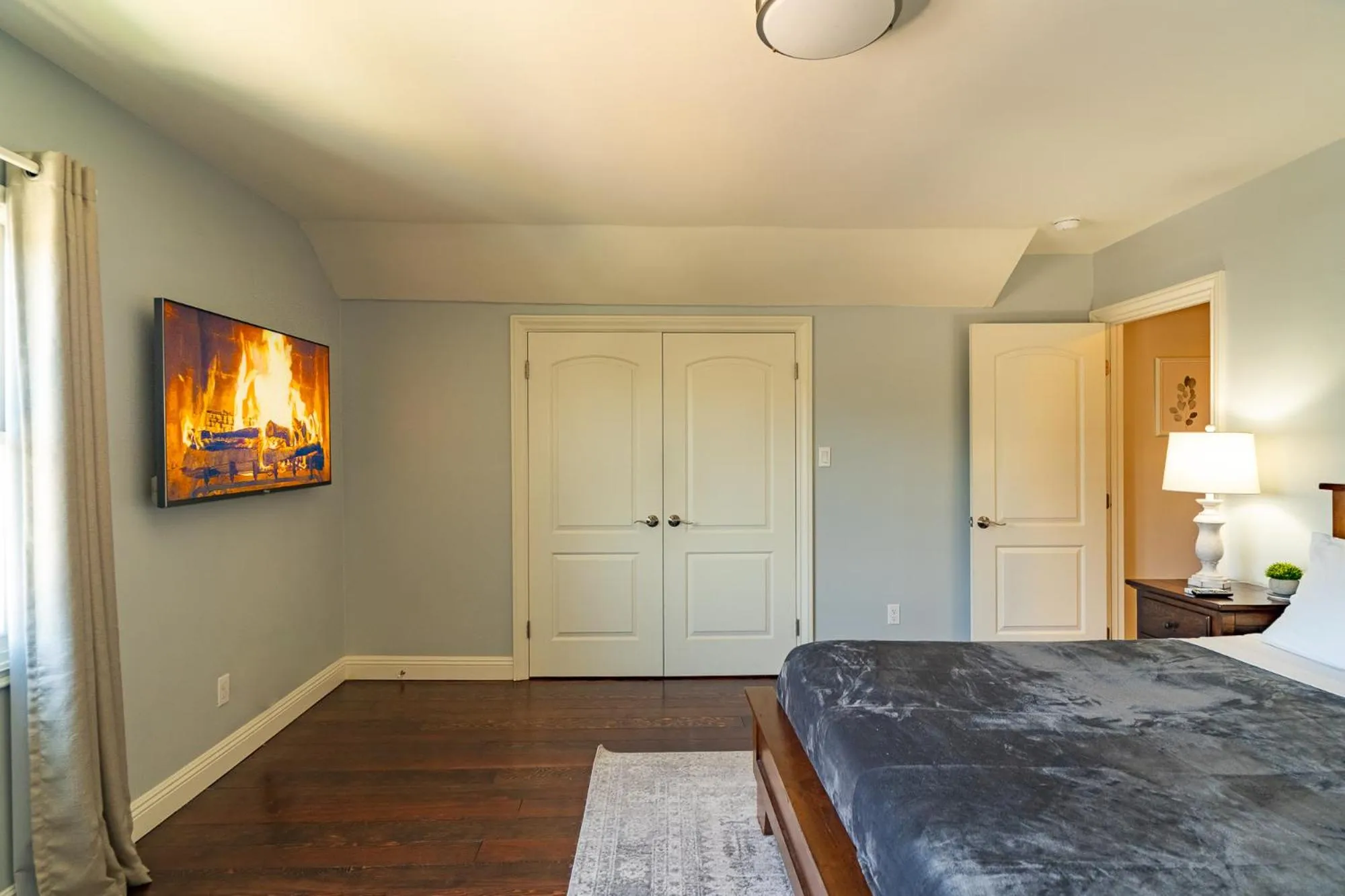 Bed in Fern House South Park Craftsman