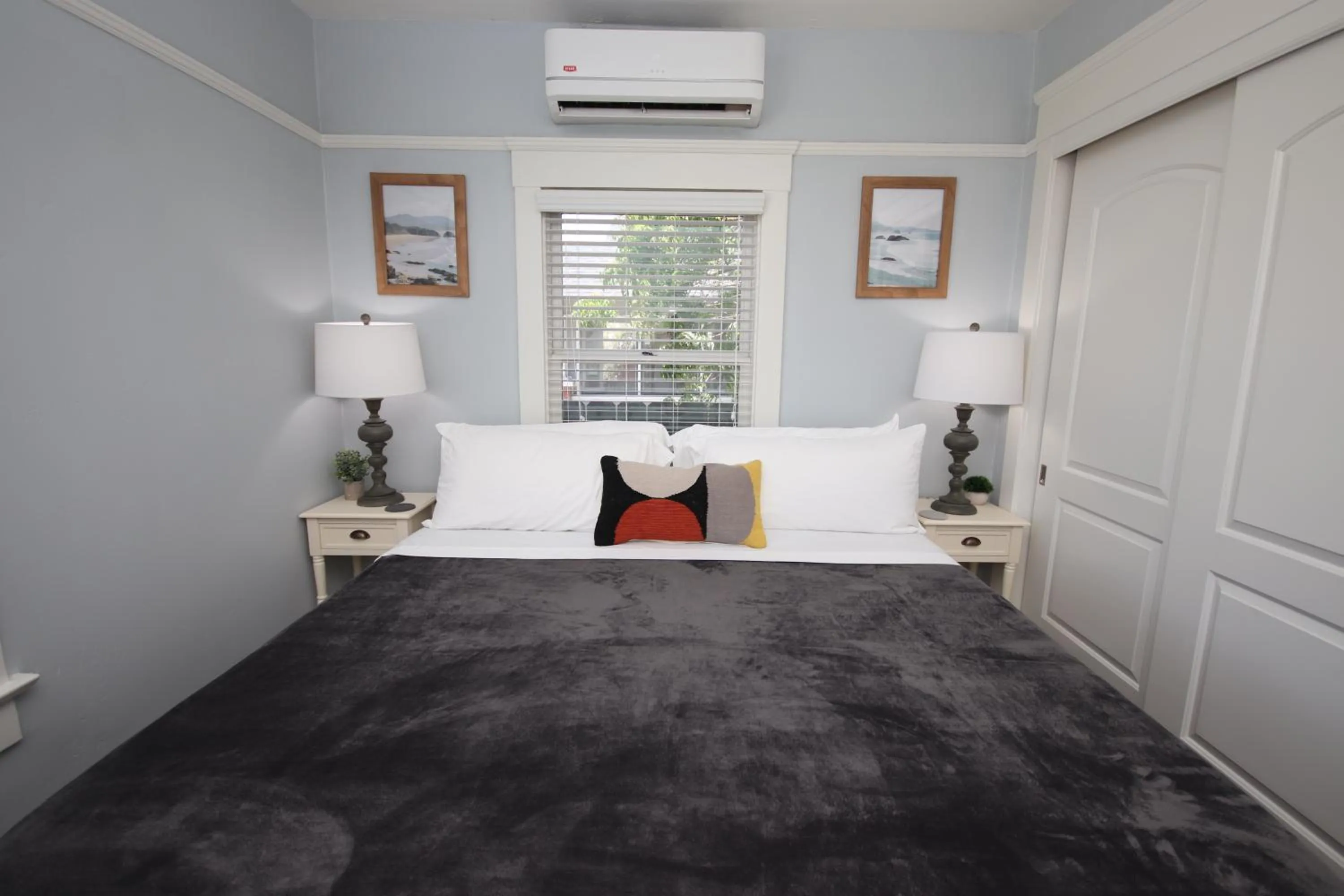 Bed in Fern House South Park Craftsman