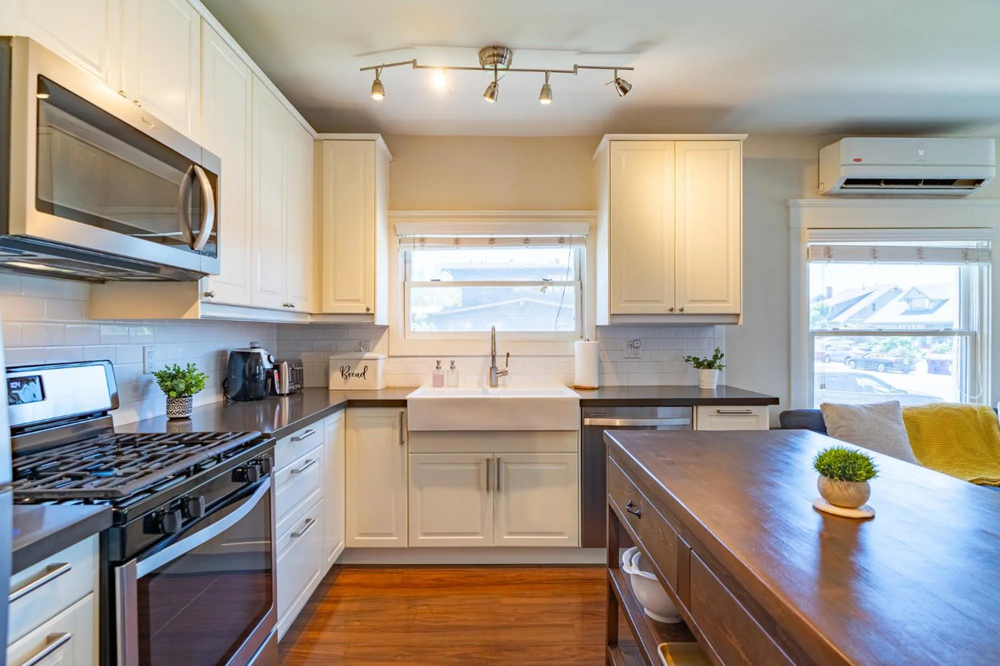 Kitchen or kitchenette in Fern House South Park Craftsman
