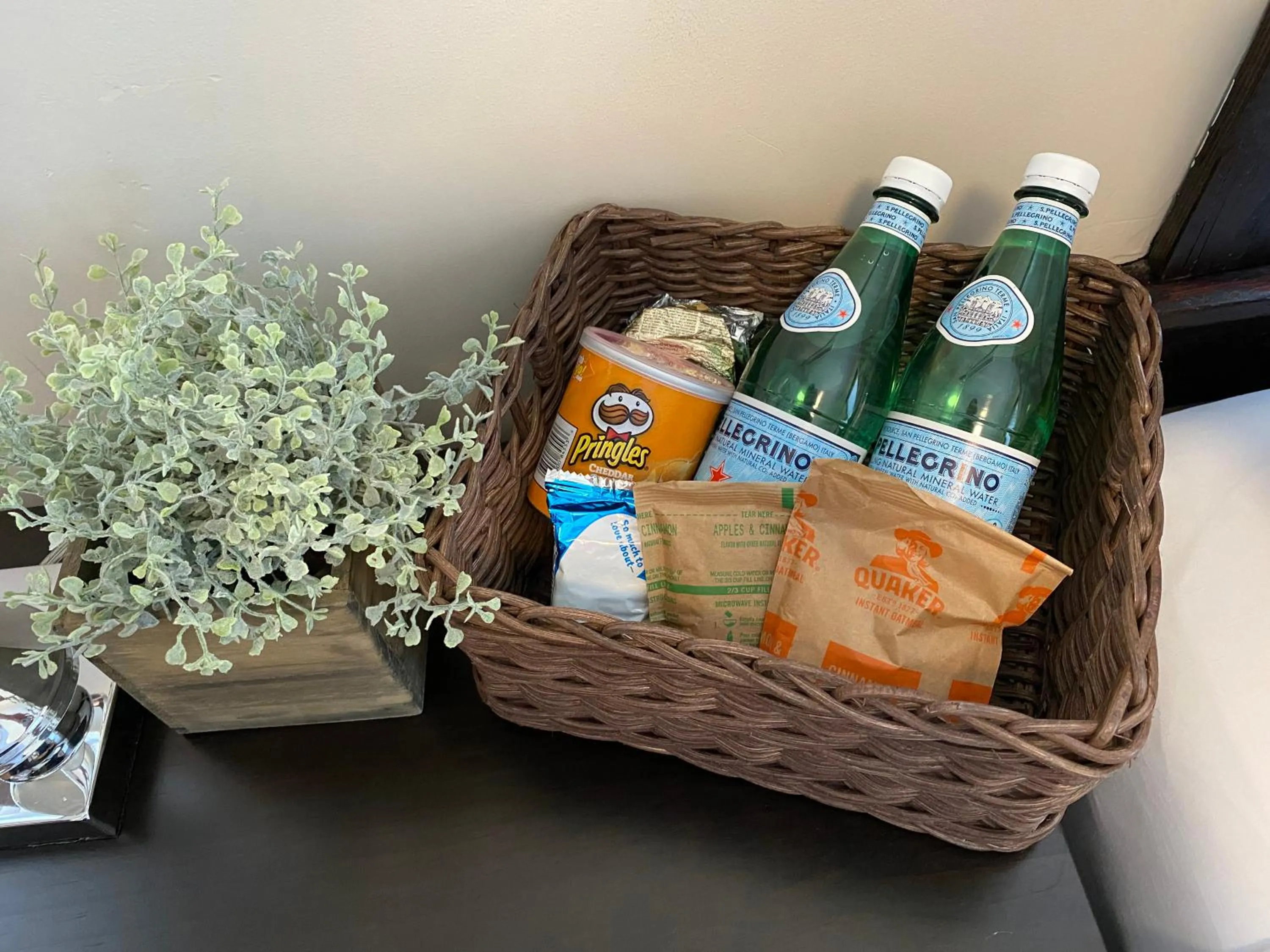 Food in Fern House South Park Craftsman