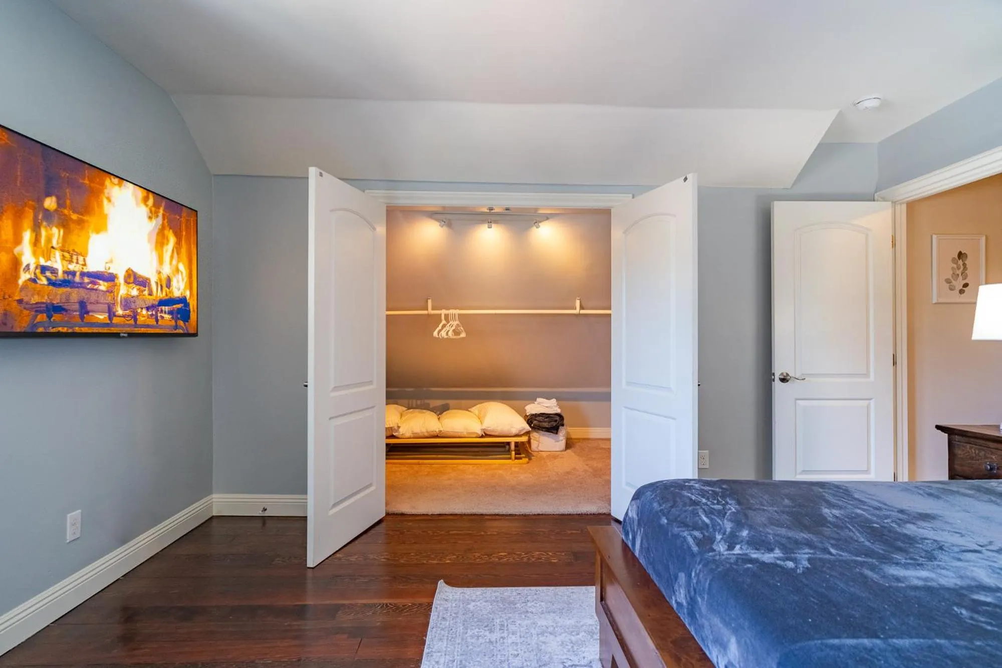 Bed in Fern House South Park Craftsman