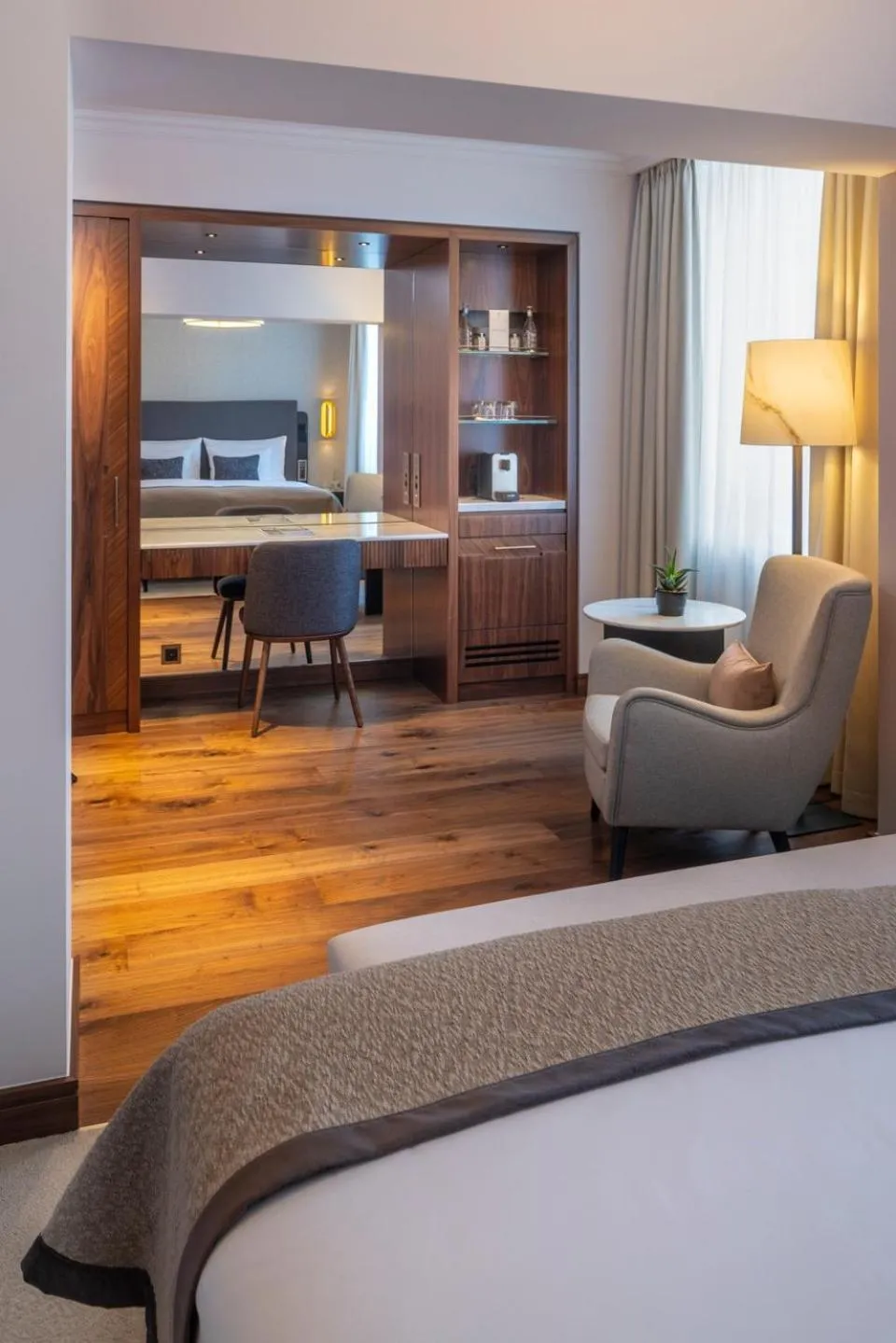 Living room, Bed in Grand Hotel des Bains Kempinski