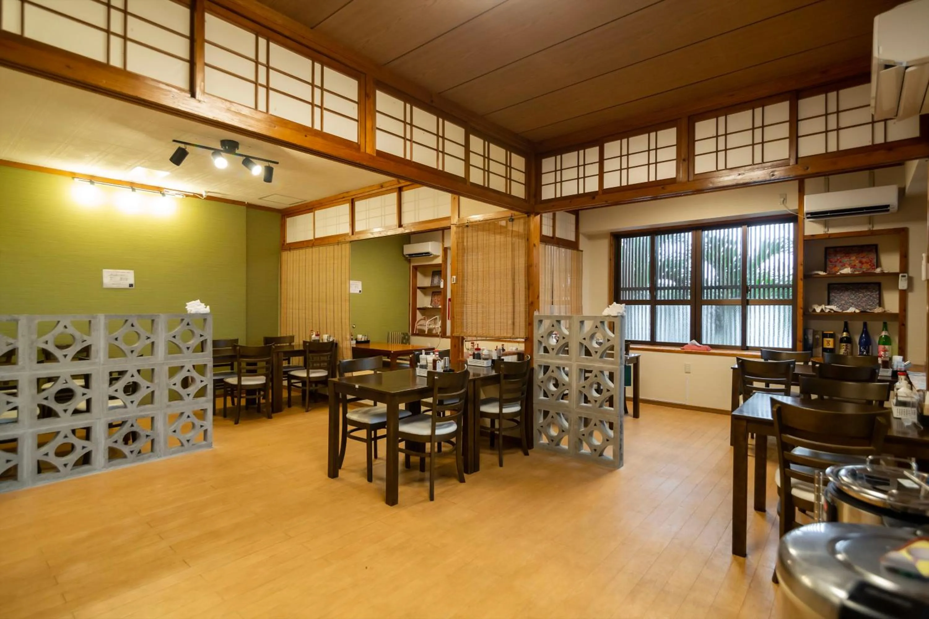 Restaurant/places to eat in Blue Cove Terrace