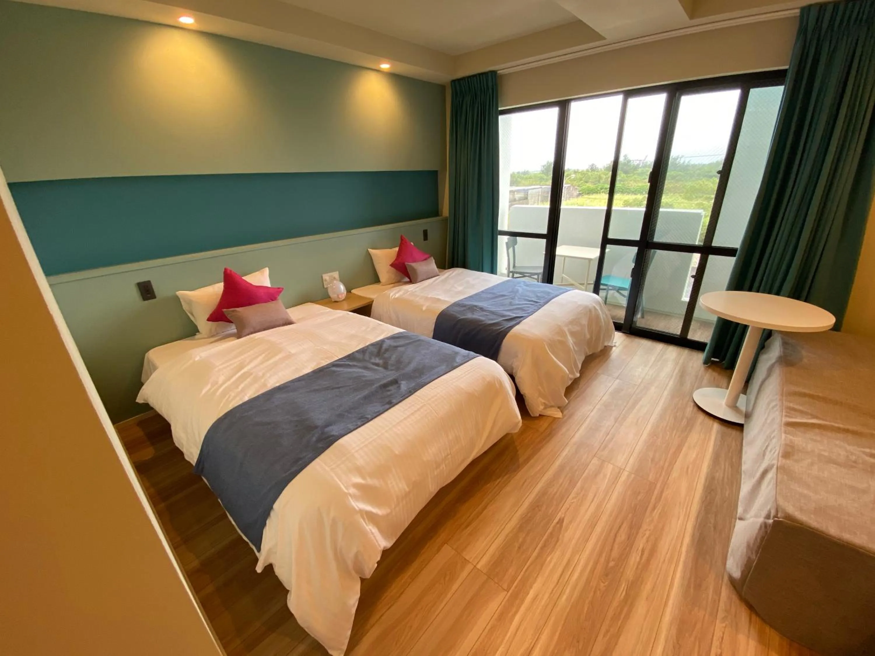 Photo of the whole room, Bed in Blue Cove Terrace